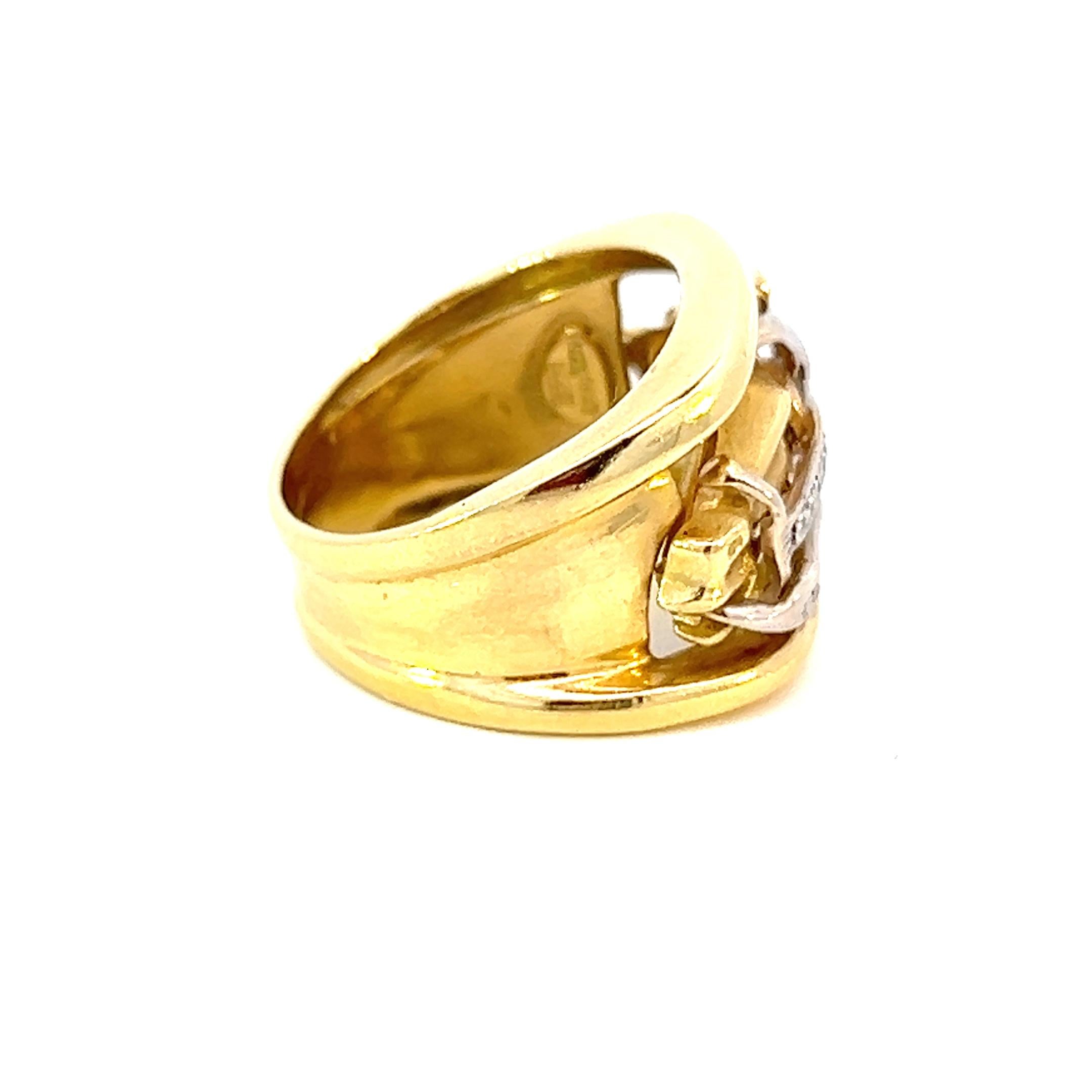 Vintage Diamond Horse 18k Gold Ring In Excellent Condition For Sale In New York, NY