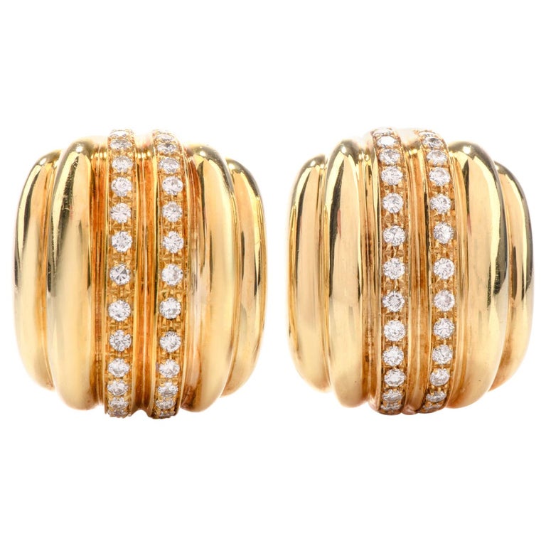 Vintage Diamond Italian 18 Karat Ribbed ClipOn Earrings For Sale at