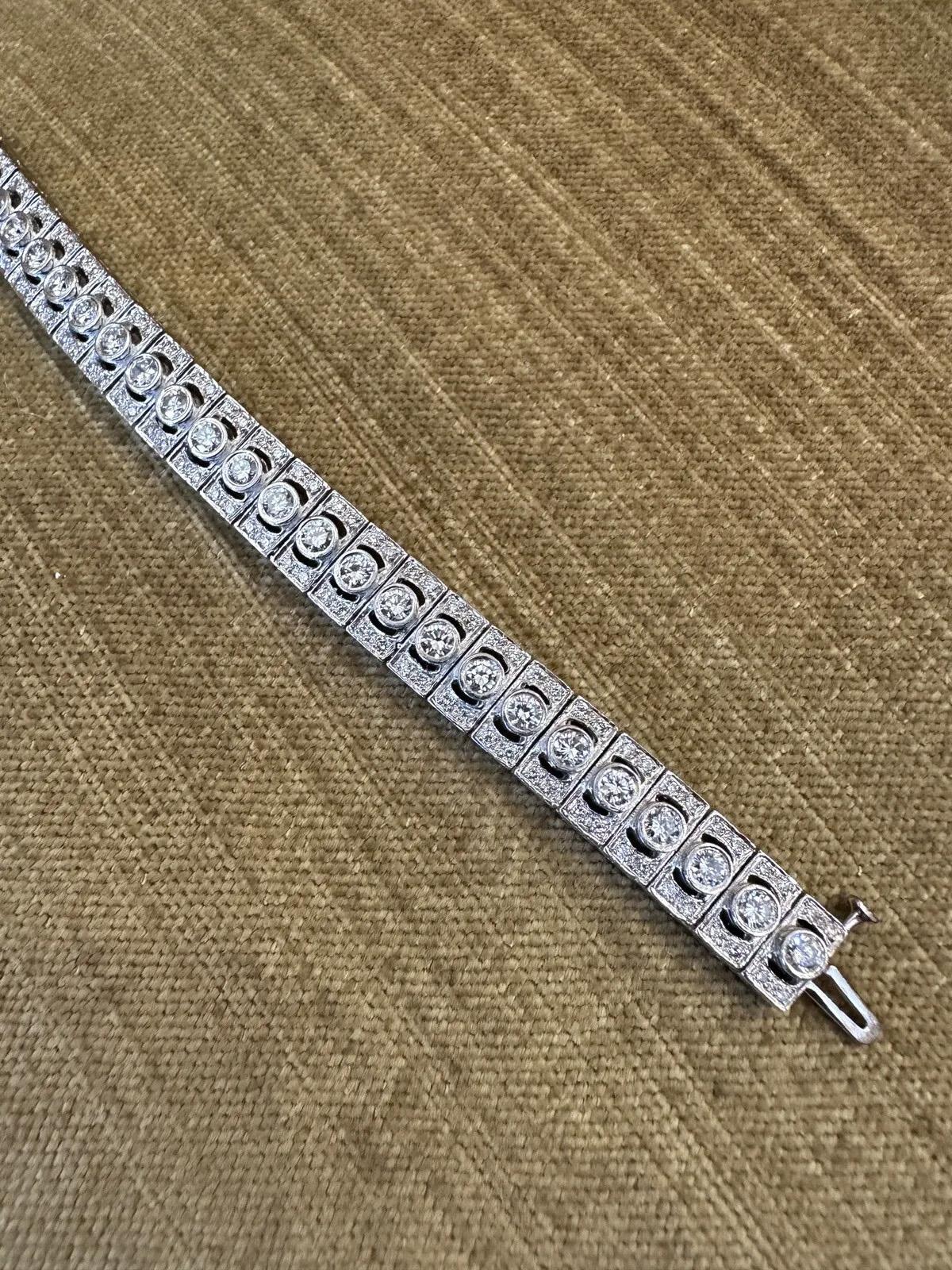 Art Deco Vintage Diamond Link Bracelet 6.00 Carats Total Weight in Platinum For Sale