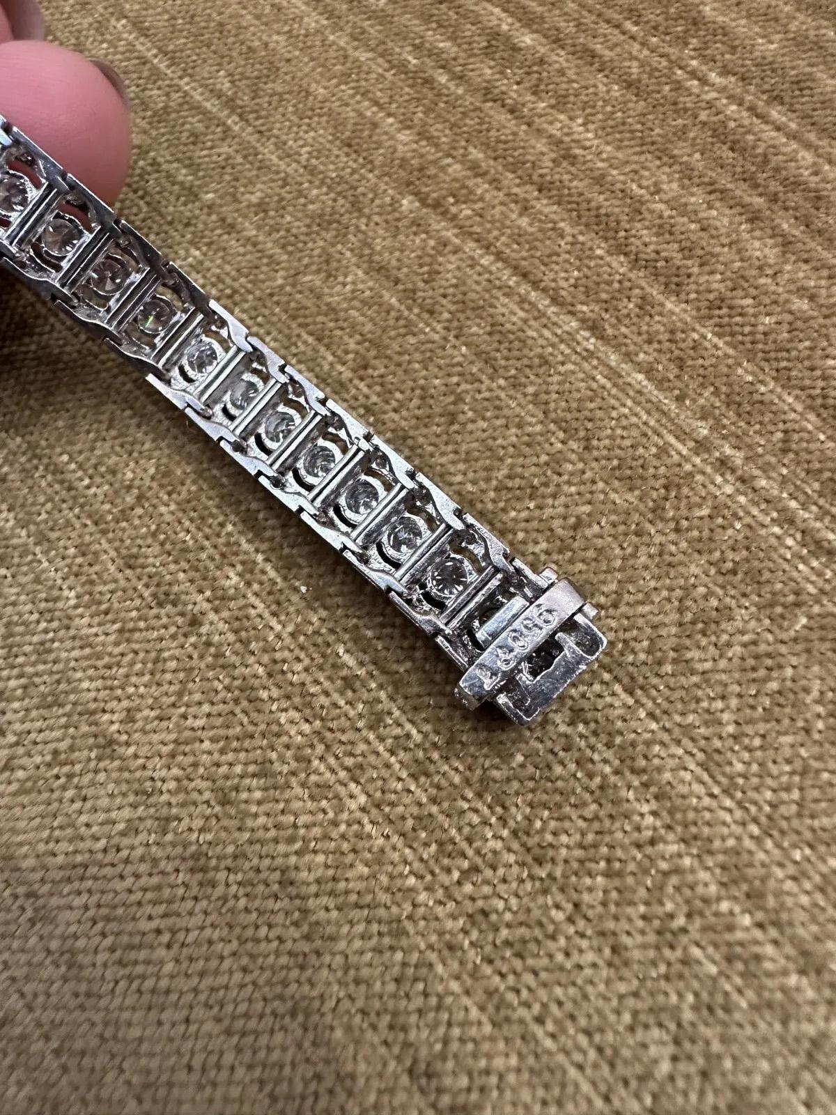 Vintage Diamond Link Bracelet 6.00 Carats Total Weight in Platinum In Good Condition For Sale In La Jolla, CA