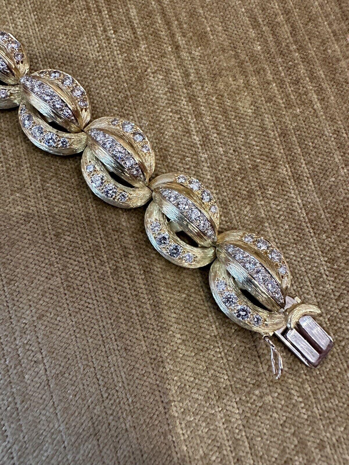 Women's Vintage Diamond Link Textured Bracelet Heavy 18k Yellow Gold For Sale