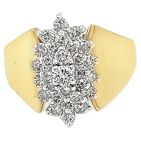 Bague navette vintage en or blanc et jaune 14 carats avec diamants en vente