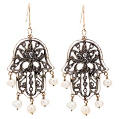 Pendientes hamsa vintage de oro rosa de 10 quilates y plata con diamantes y perlas