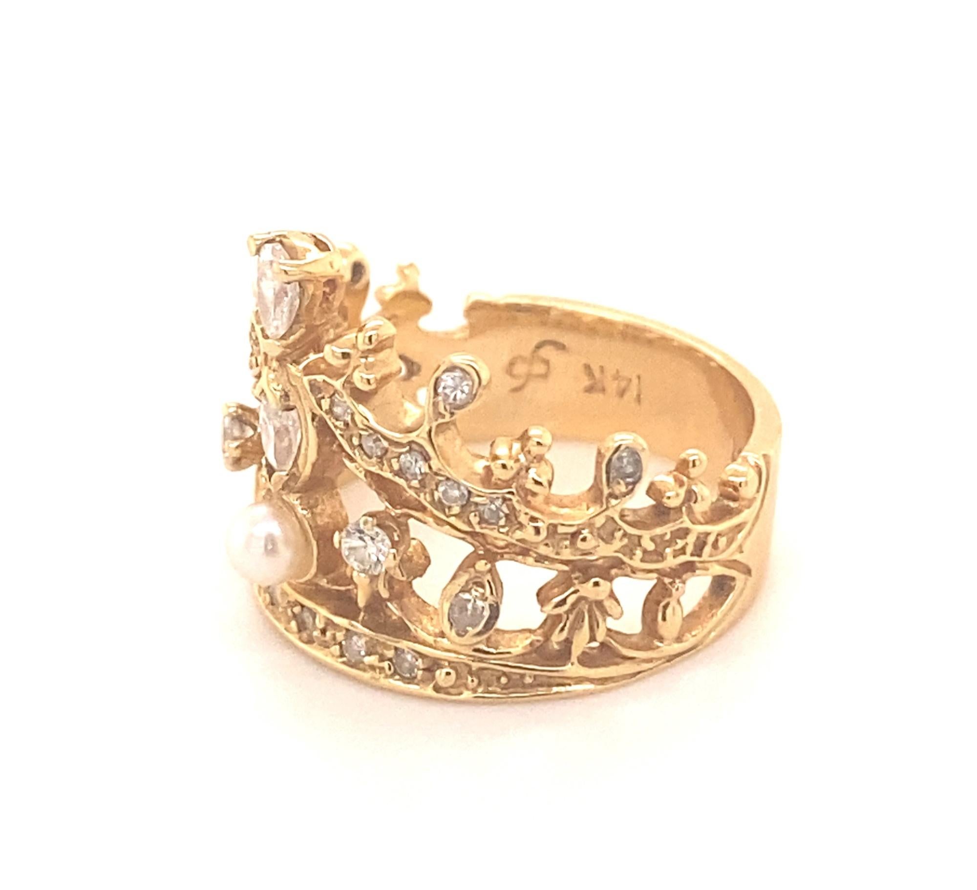 14 Karat Gelbgold Diamant-Perlen-Kronring im Zustand „Gut“ in Woodland Hills, CA