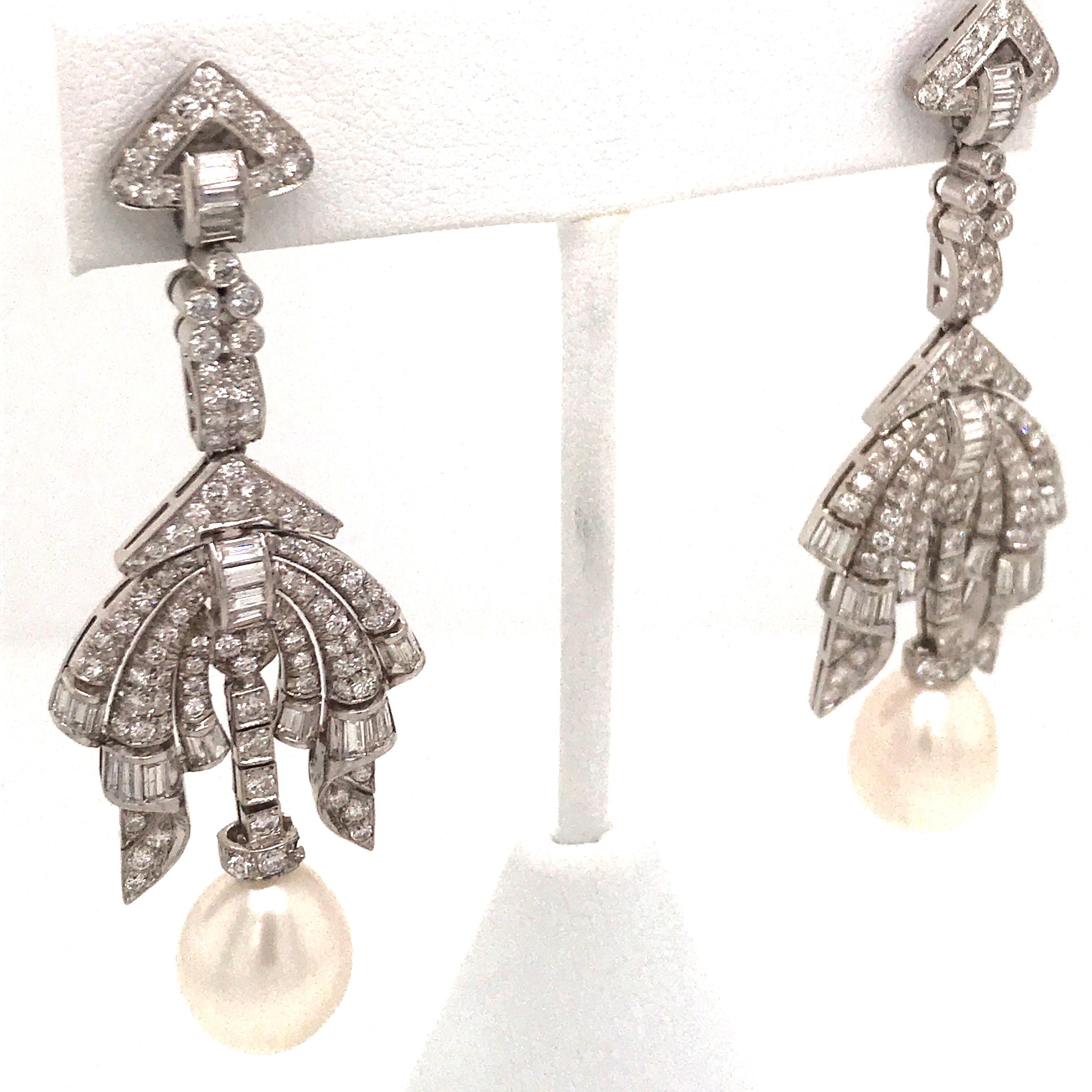 Vintage Diamond Pearl Drop Earrings 4.50 Carats 18 Karat White Gold In Excellent Condition For Sale In New York, NY
