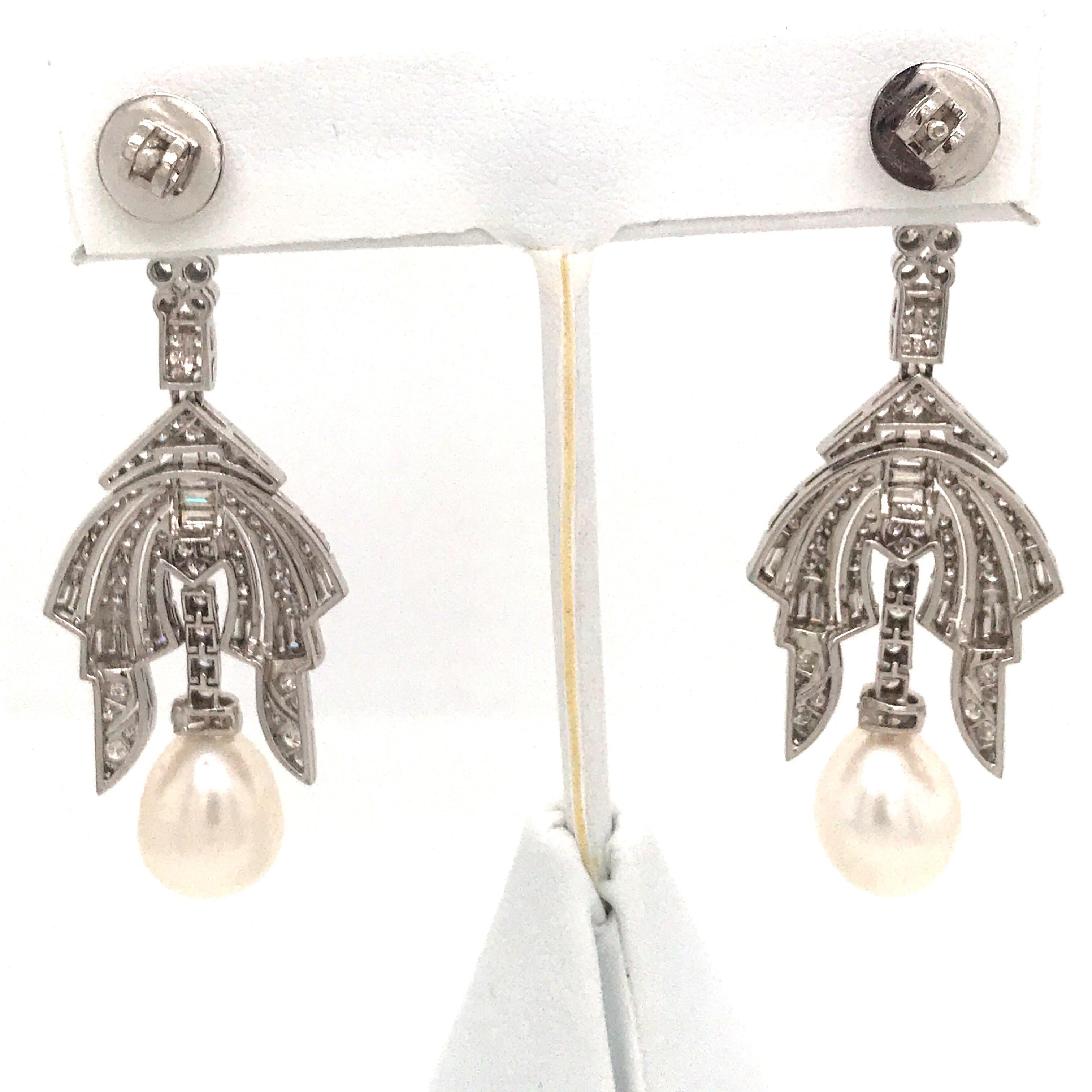 Vintage Diamond Pearl Drop Earrings 4.50 Carats 18 Karat White Gold For Sale 2