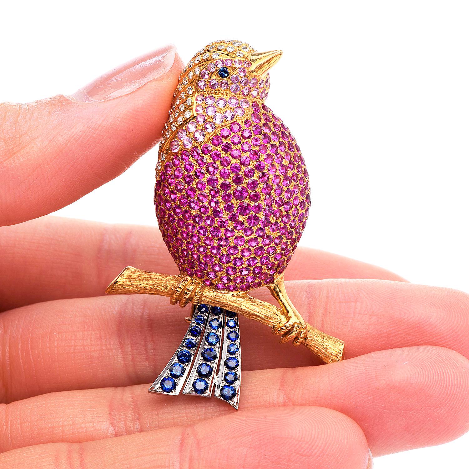 Vintage Diamond Pink Blue Sapphire 18K Yellow Gold Bird Cluster Brooch Pin In Excellent Condition In Miami, FL