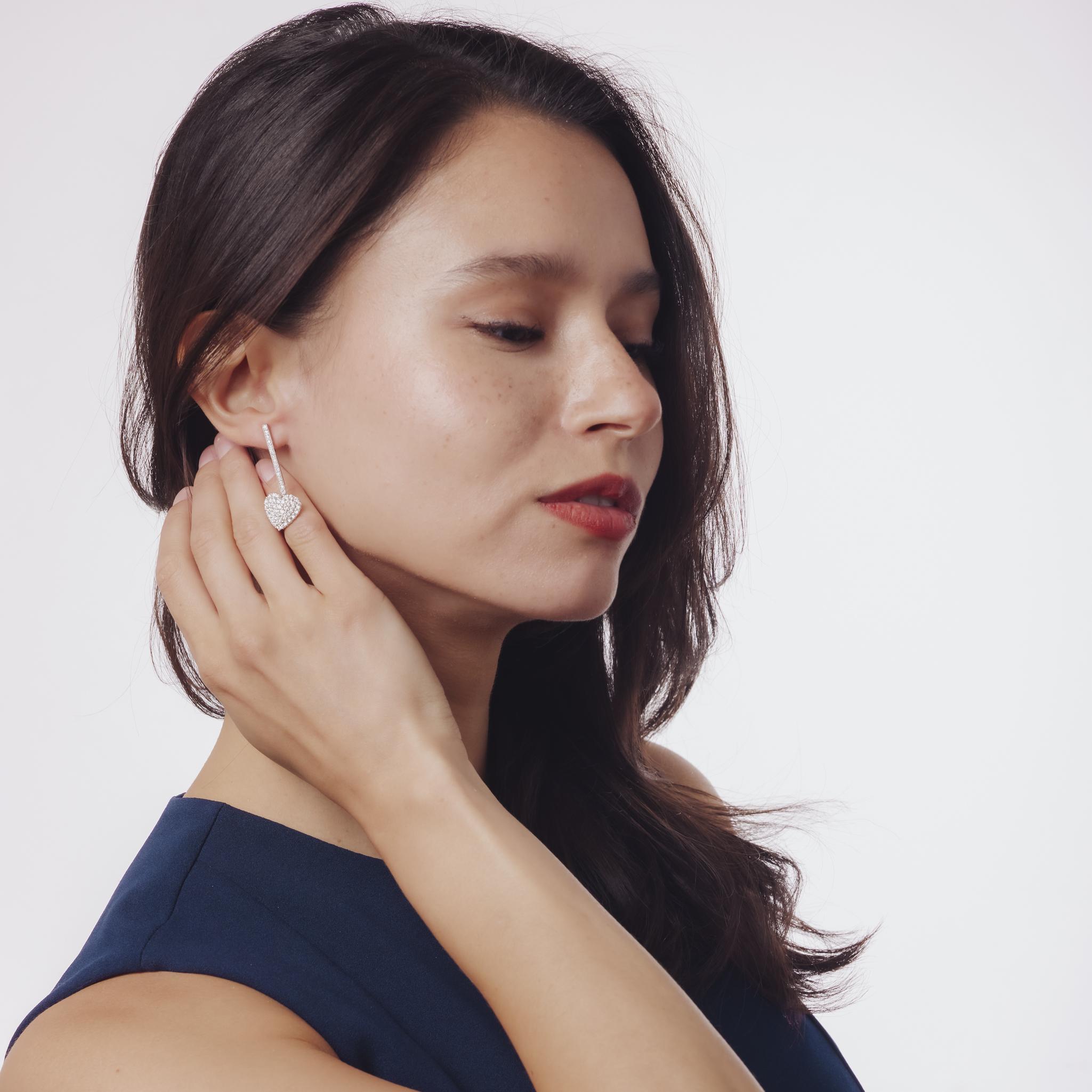 Taglio brillante Orecchini a goccia con diamante d'epoca in platino e oro bianco 14 carati in vendita