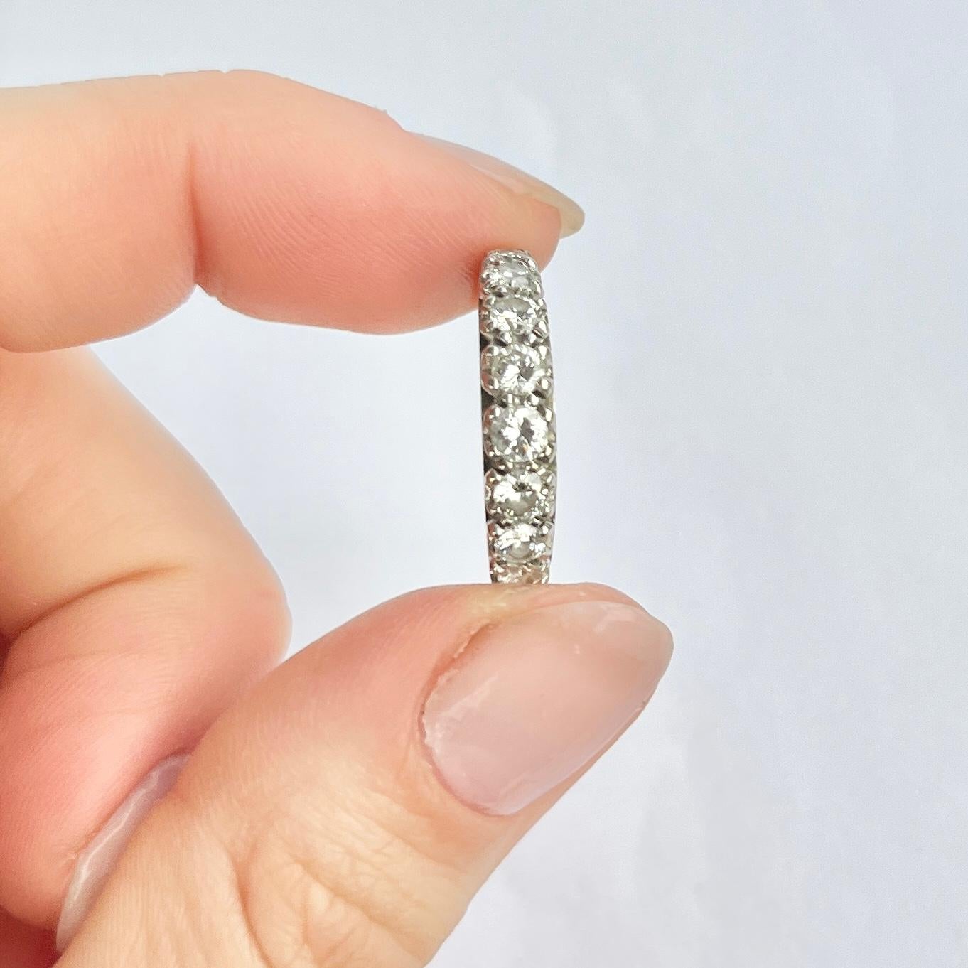 Fascia a mezza eternità in oro 18 carati, platino e diamanti vintage in vendita 1