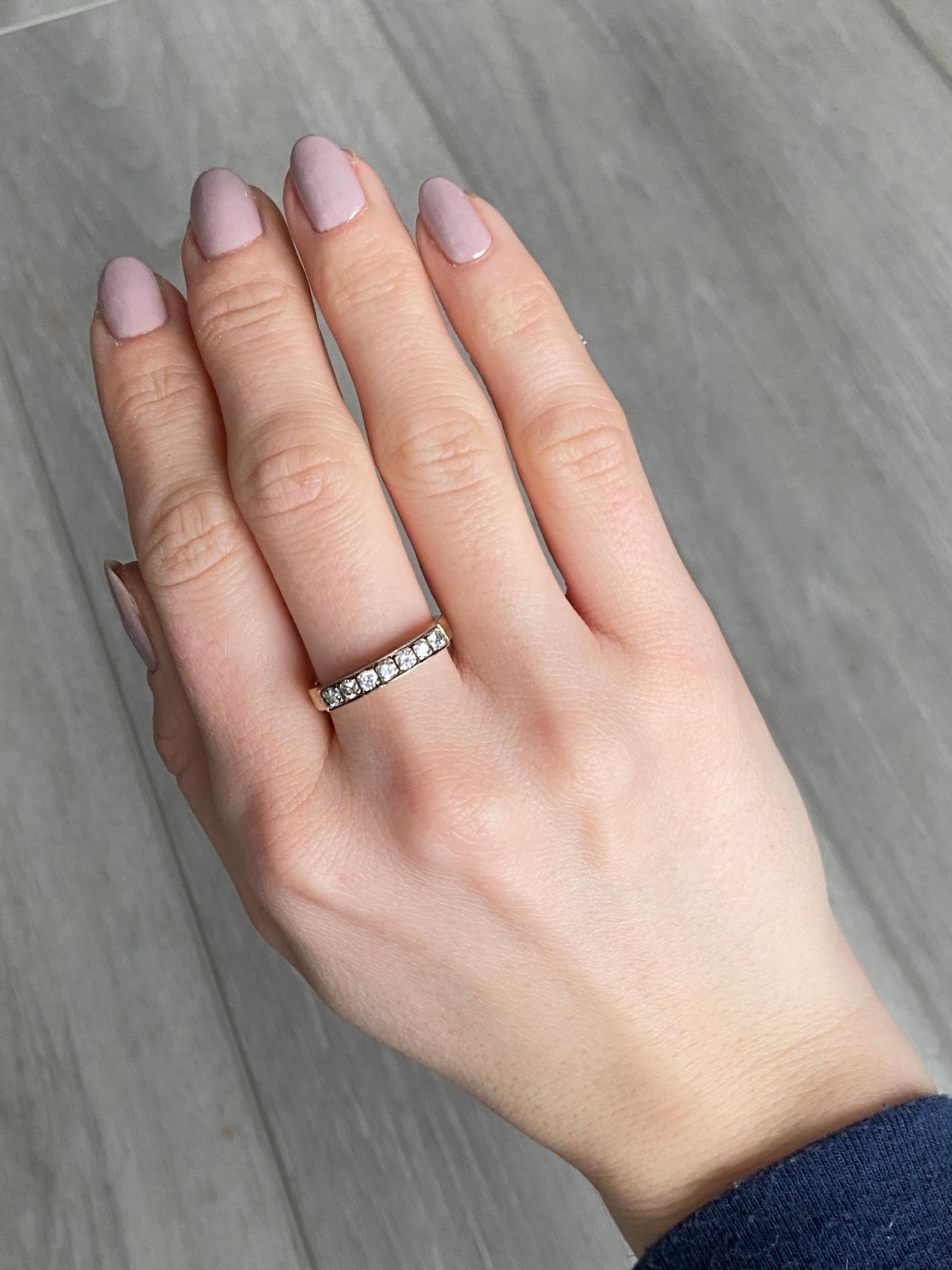 Vintage Diamond Platinum and 9 Carat Gold Ring In Good Condition For Sale In Chipping Campden, GB