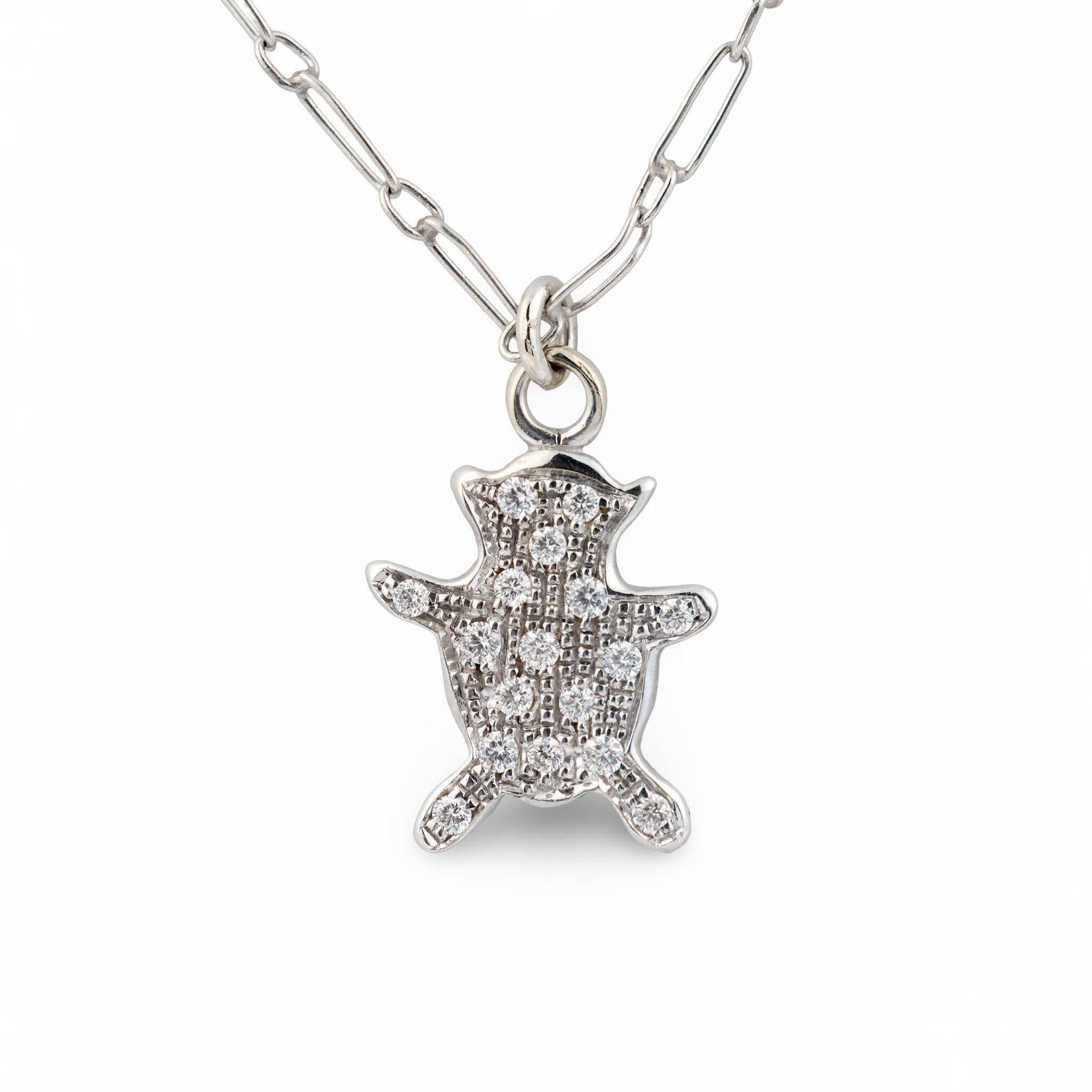 Collier vintage en diamant et platine avec breloque ours et trombone en vente 1