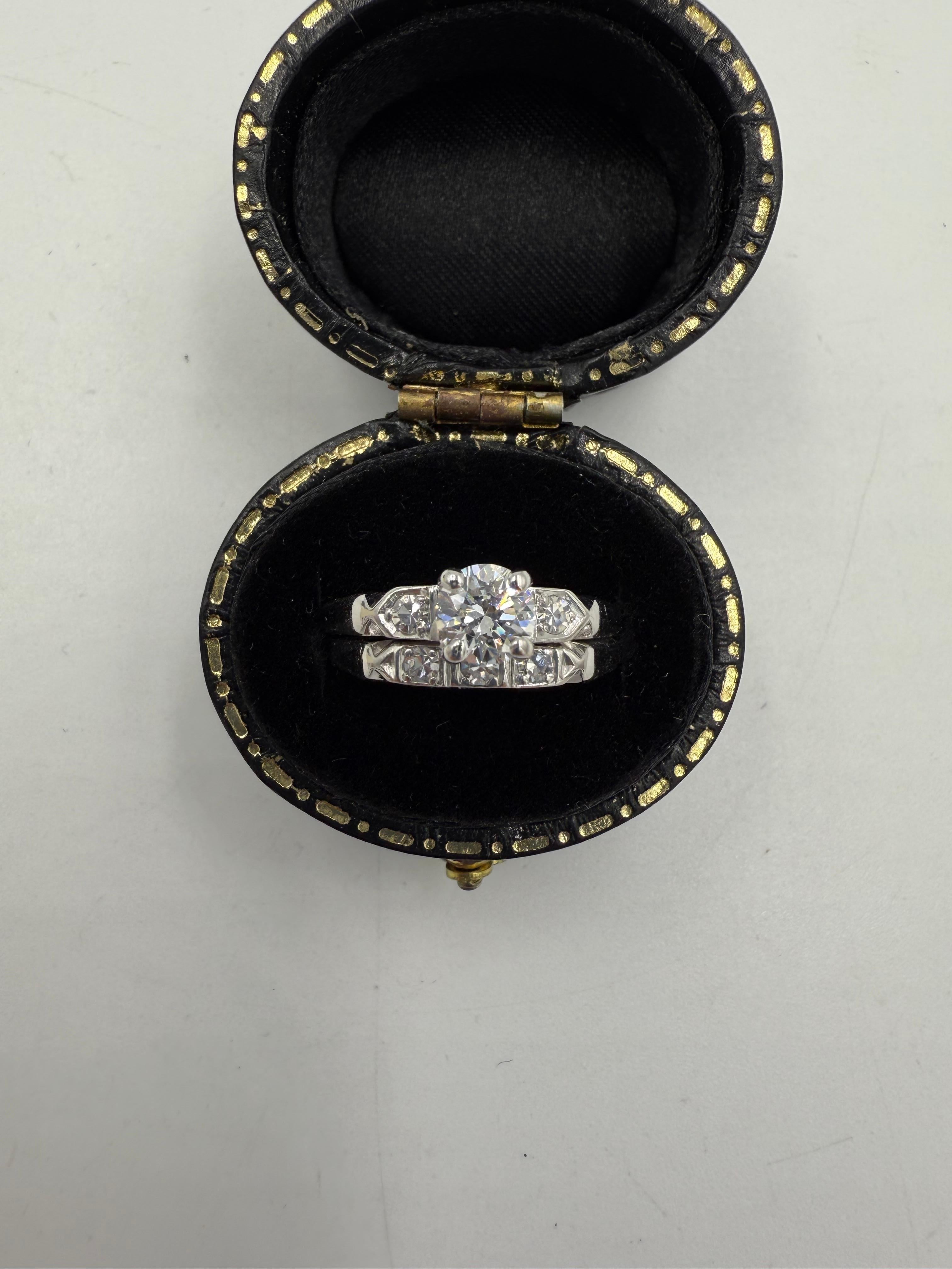 Anillo de compromiso vintage de diamantes y platino circa años 50 en venta 1
