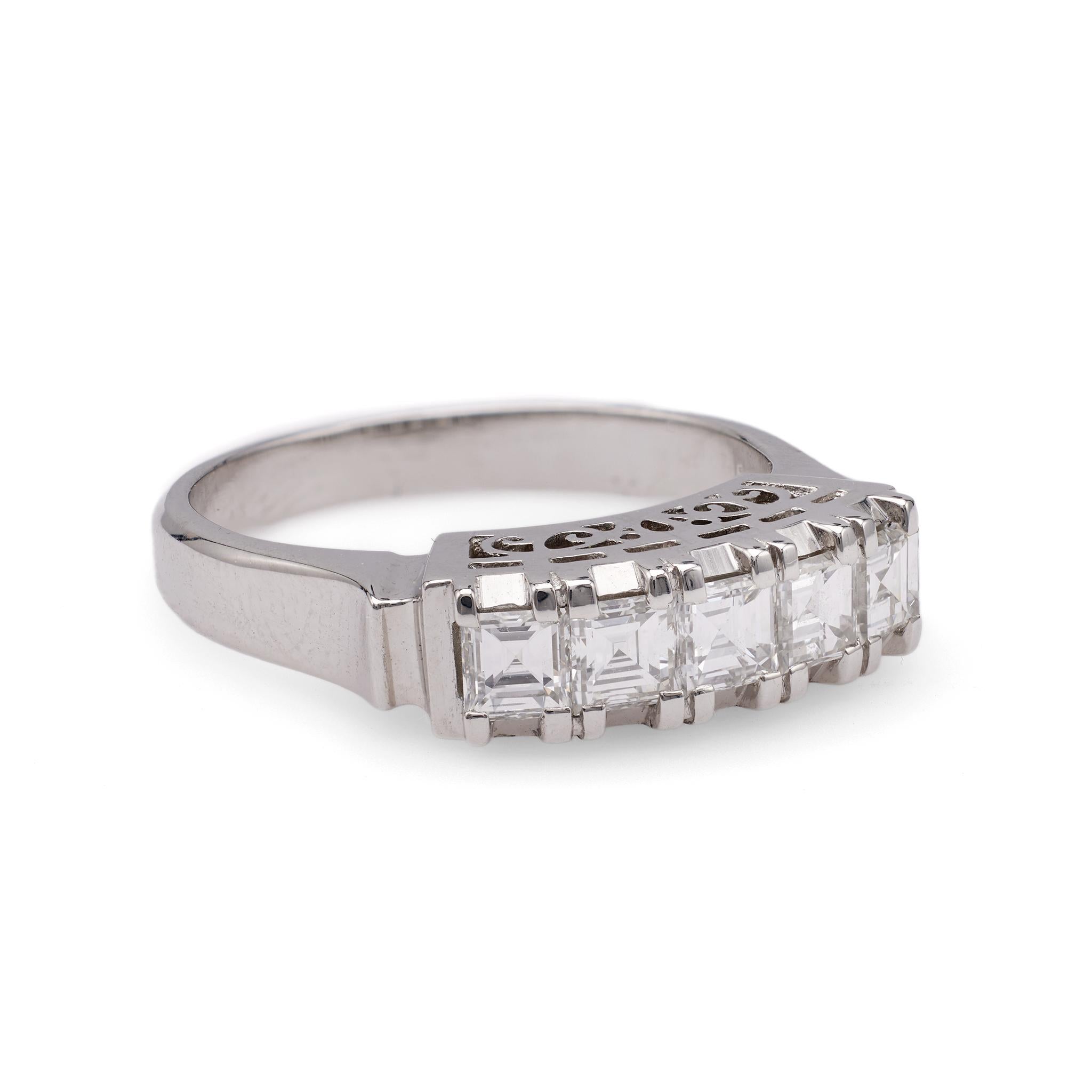 Vintage Diamond Platinum Five Stone Ring In Excellent Condition For Sale In Beverly Hills, CA