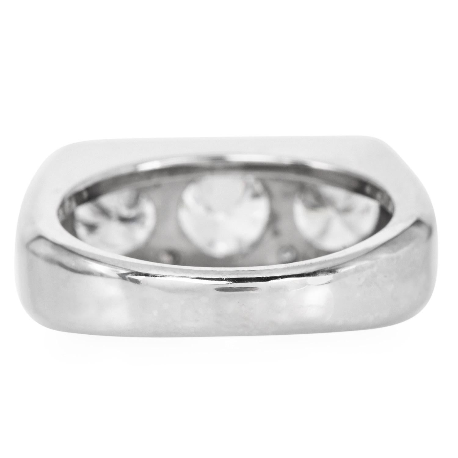 Anello di fidanzamento vintage in platino con diamante e firma In condizioni ottime in vendita a Miami, FL