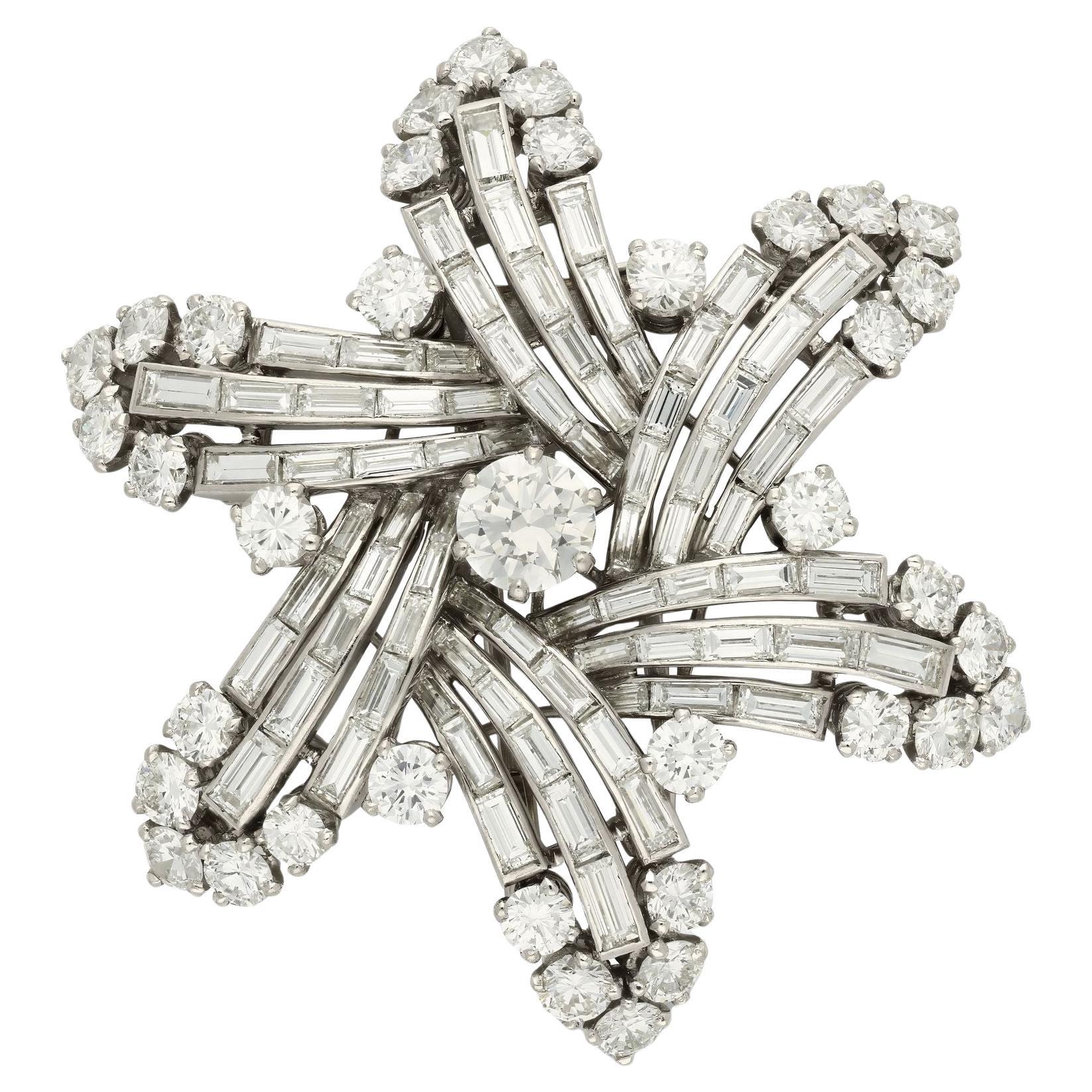 Broche vintage en diamant et platine 'flocon de neige' circa 1935 en vente
