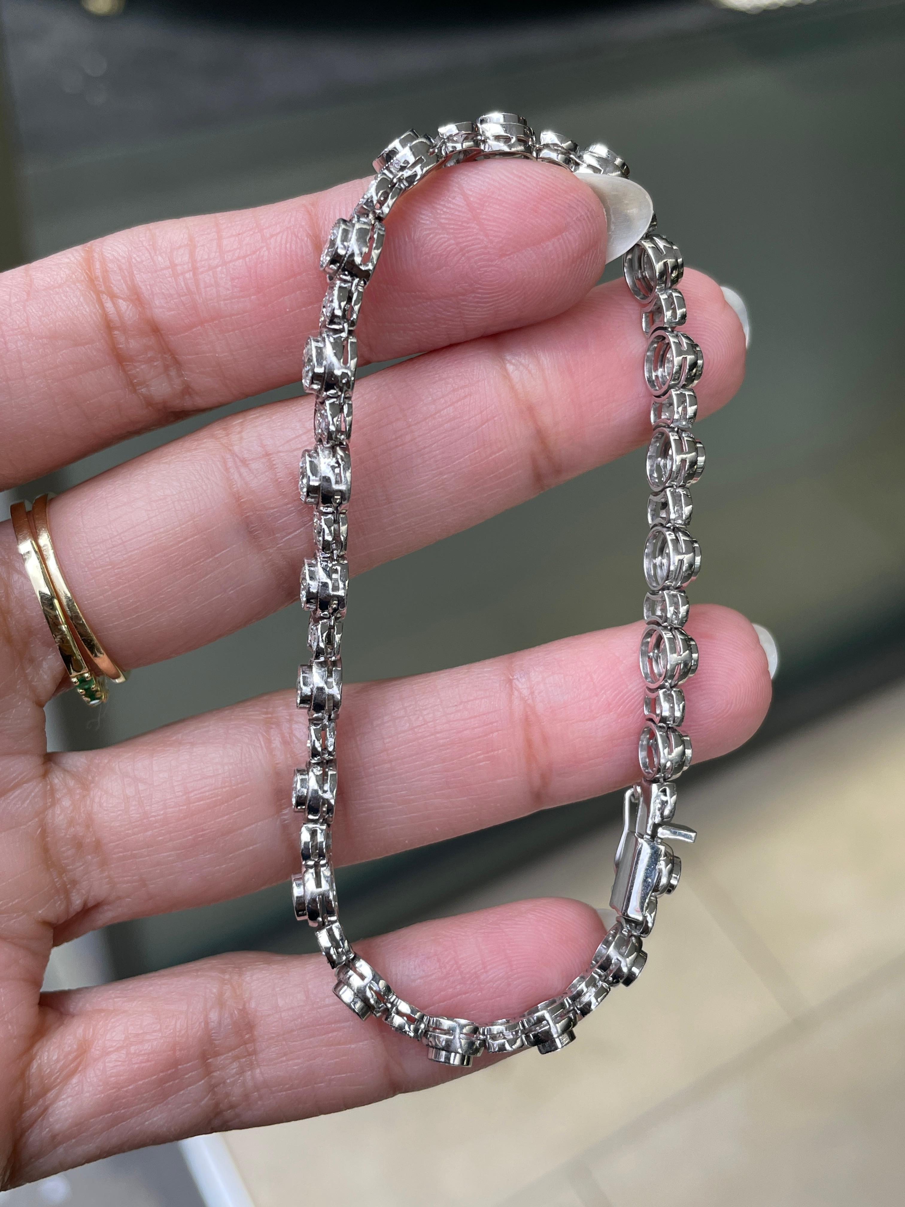 Bracelet de tennis vintage en platine et diamant, circa 1930's Unisexe en vente