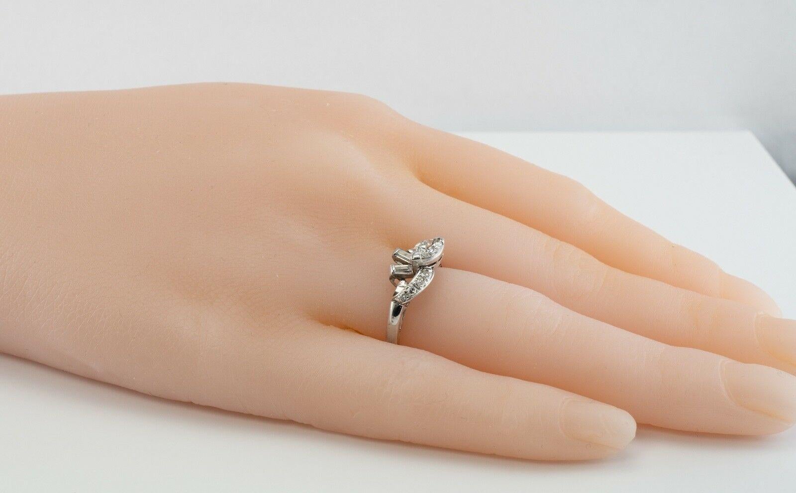 Anello di diamanti d'epoca in oro bianco 14 carati Fascia di fidanzamento d'epoca in vendita 5
