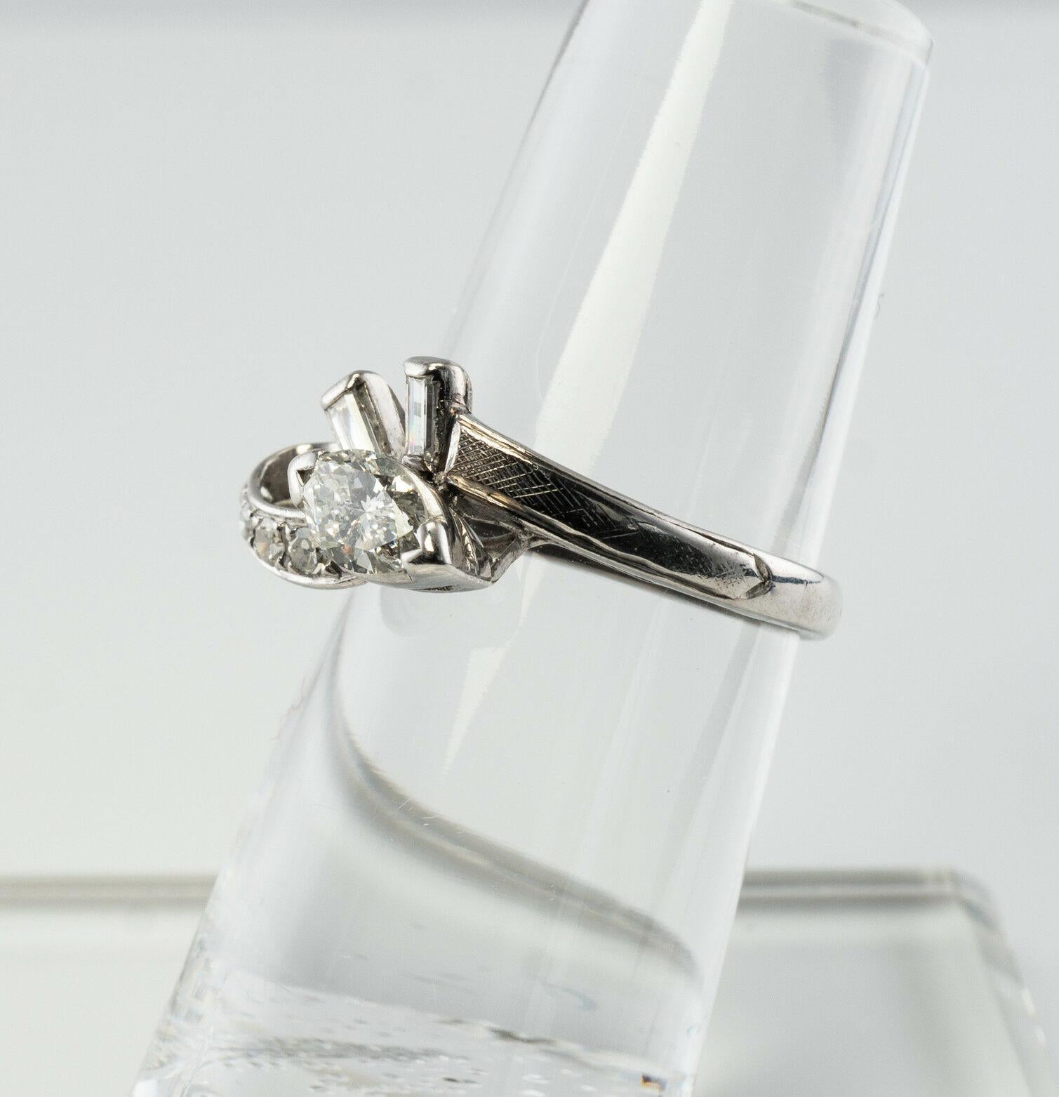 Anello di diamanti d'epoca in oro bianco 14 carati Fascia di fidanzamento d'epoca in vendita 6
