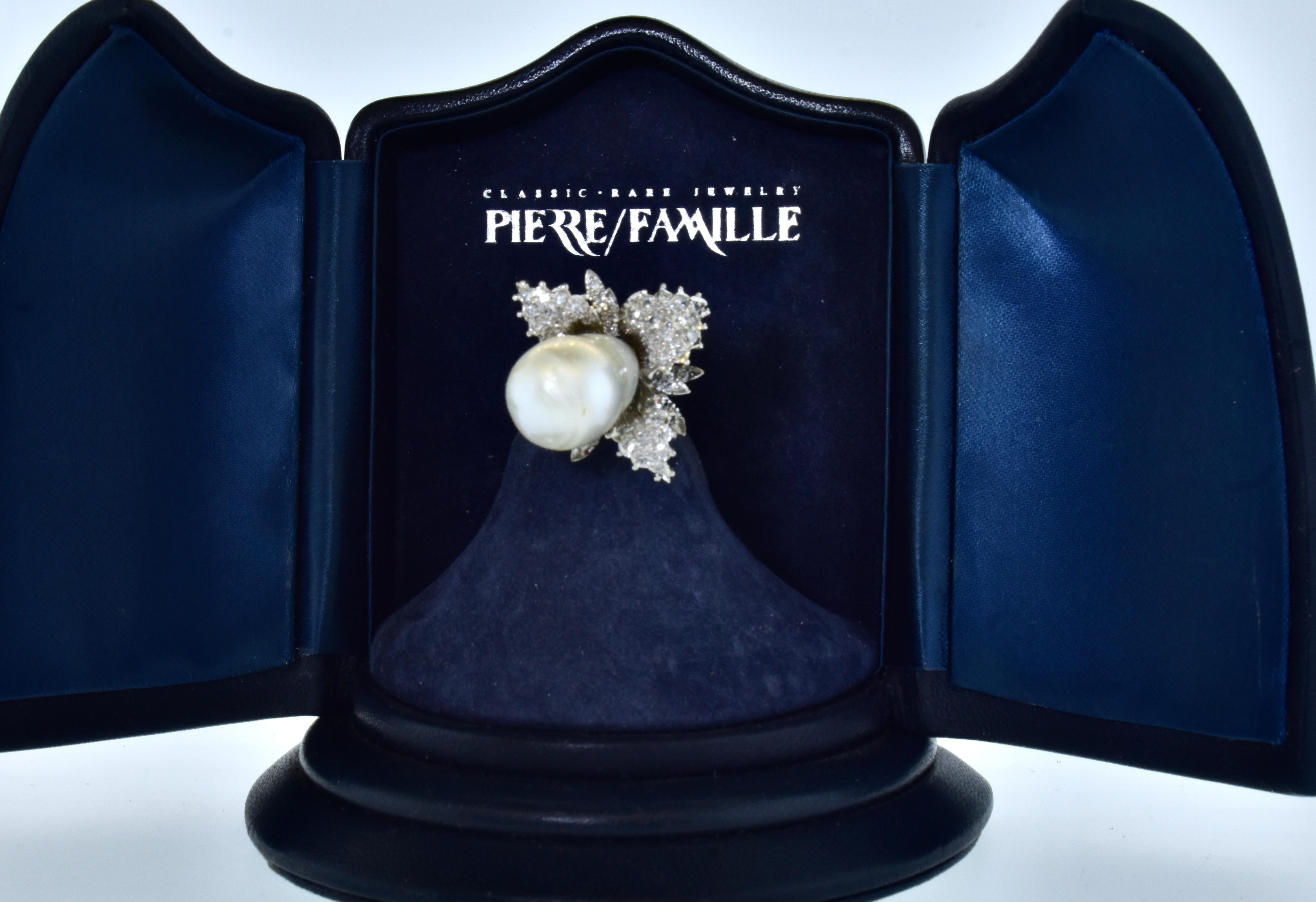 Vintage Diamond Ring centering a fine Baroque Pearl, circa 1960 For Sale 5