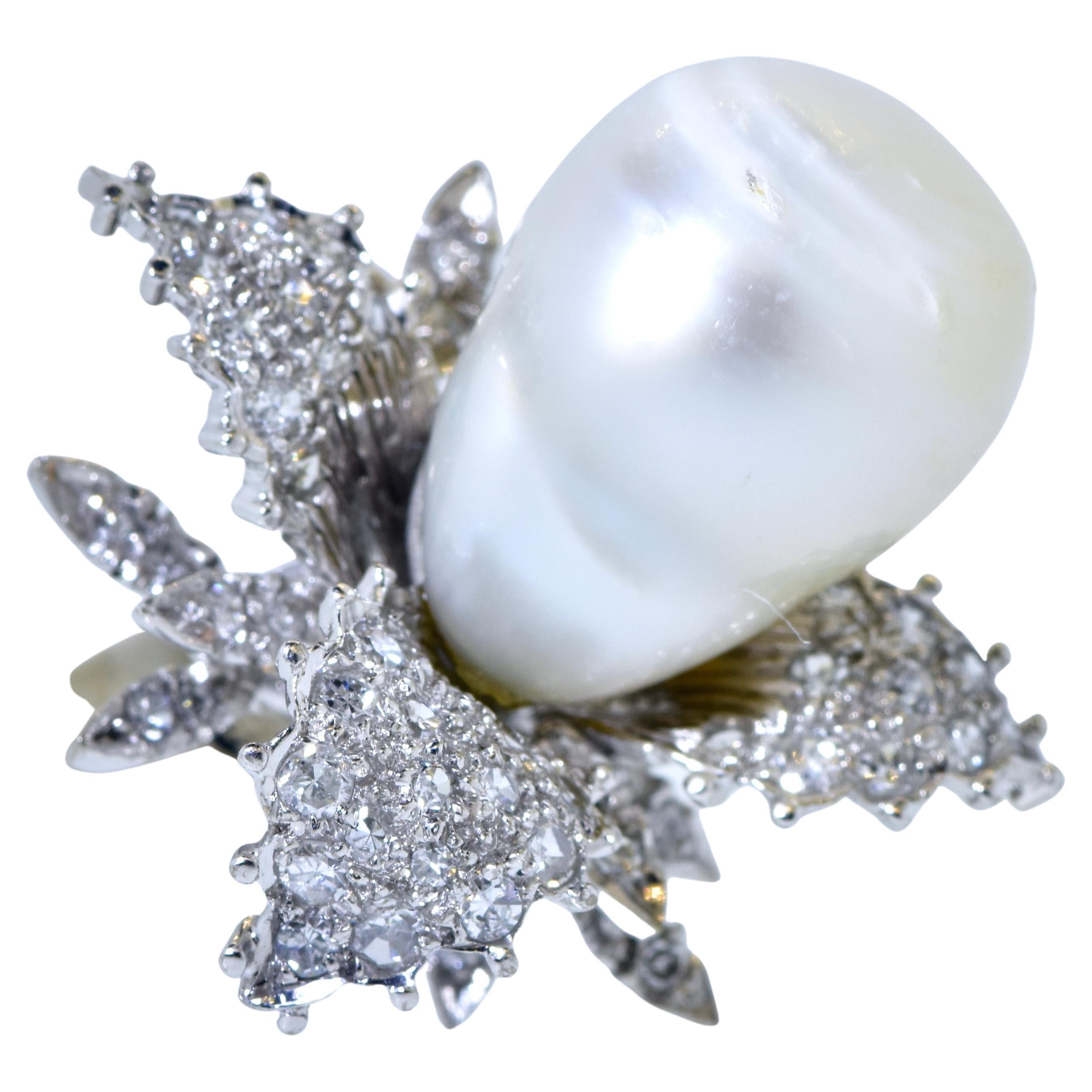 Contemporary Vintage Diamond Ring centering a fine Baroque Pearl, circa 1960 For Sale