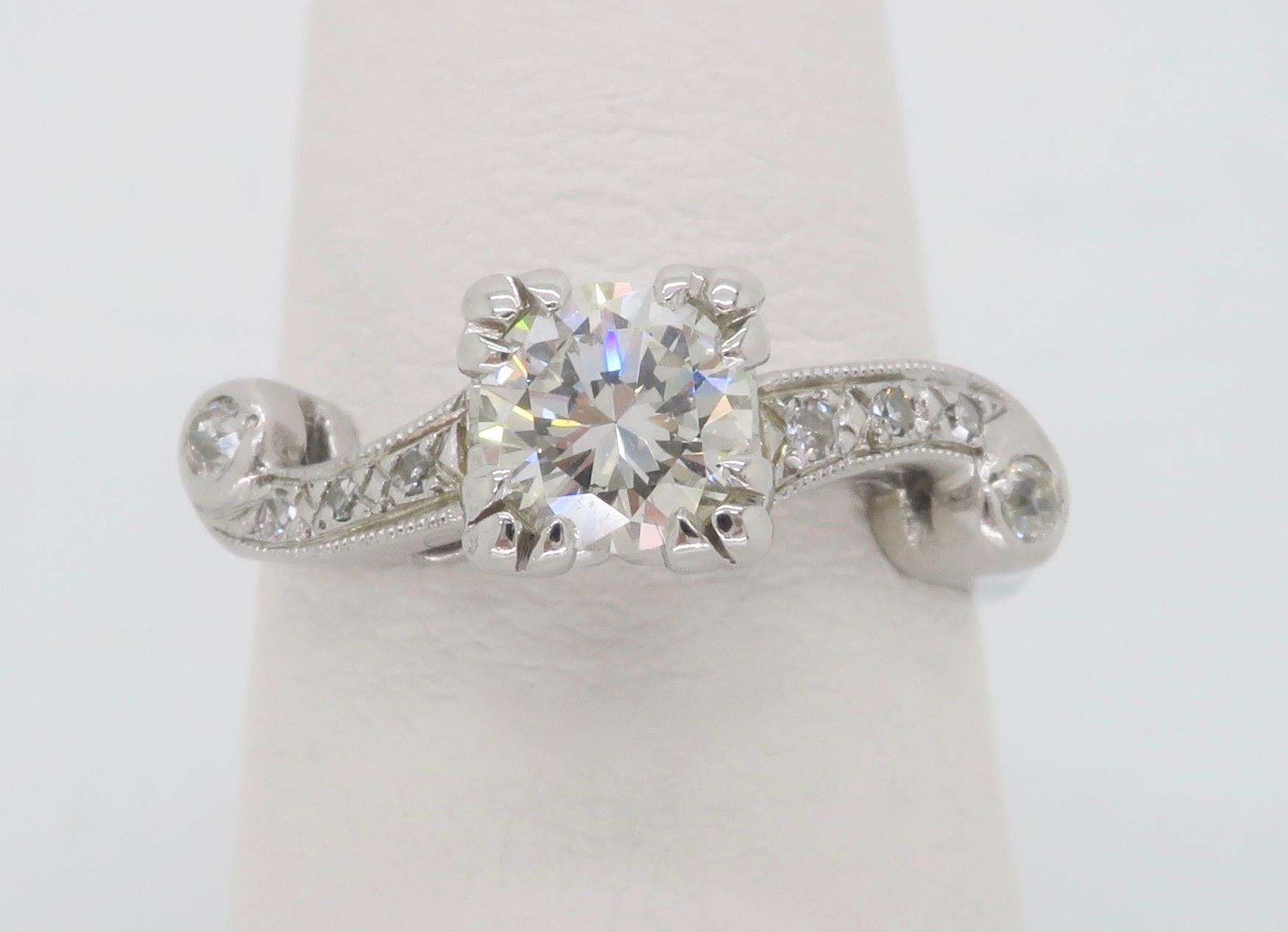 Round Cut Vintage Diamond Ring Crafted in 14k White Gold For Sale