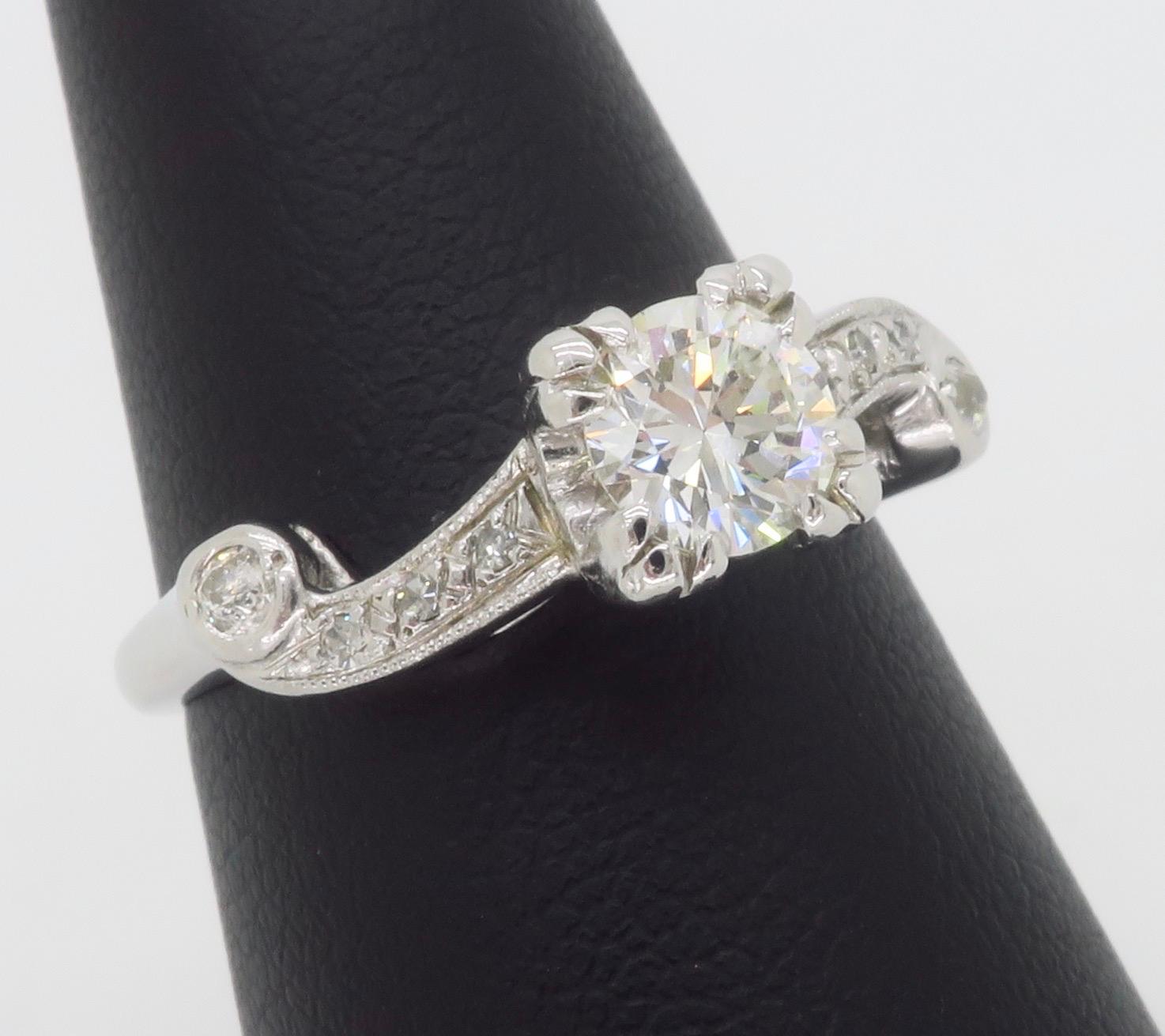 Vintage Diamond Ring Crafted in 14k White Gold For Sale 3
