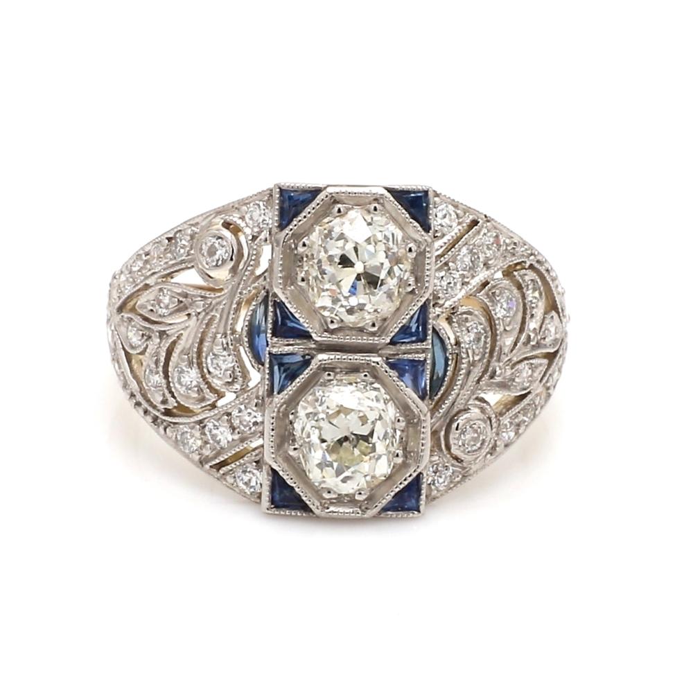Taglio antico europeo Anello con diamante vintage e accenti di zaffiro in vendita