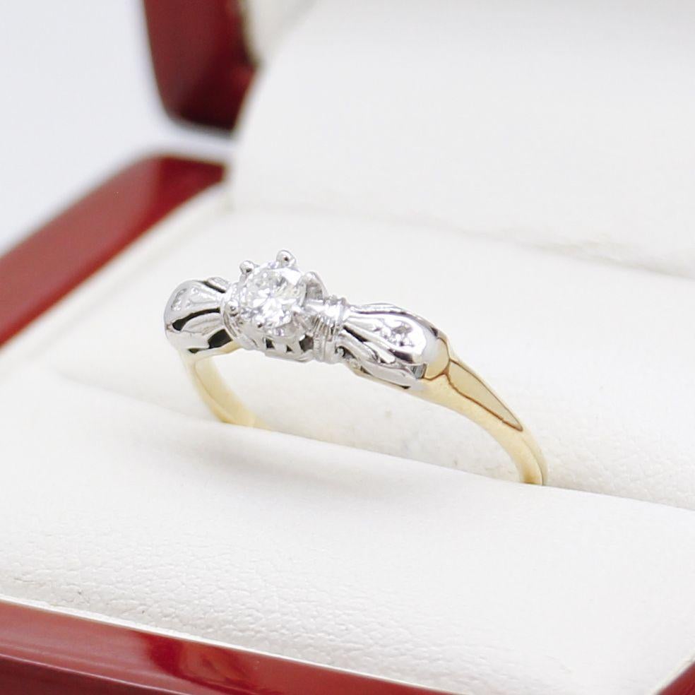 Art Deco Vintage Diamond Ring, with Side Diamonds For Sale