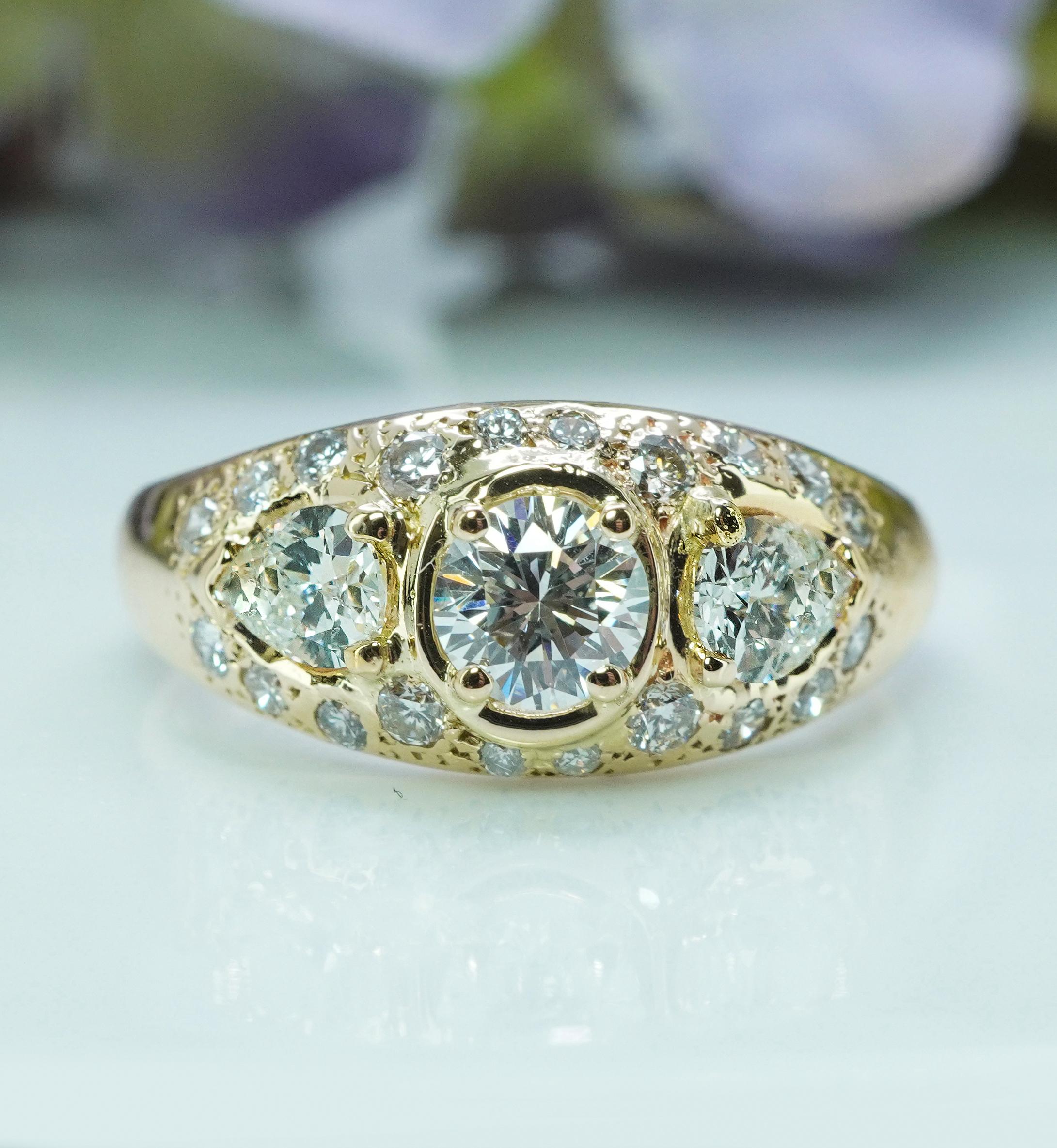 Moderno Vintage Diamond Round Pear 3 stone 14K Gold Ring Estate 1.4cttw .50ct center Sz9 in vendita