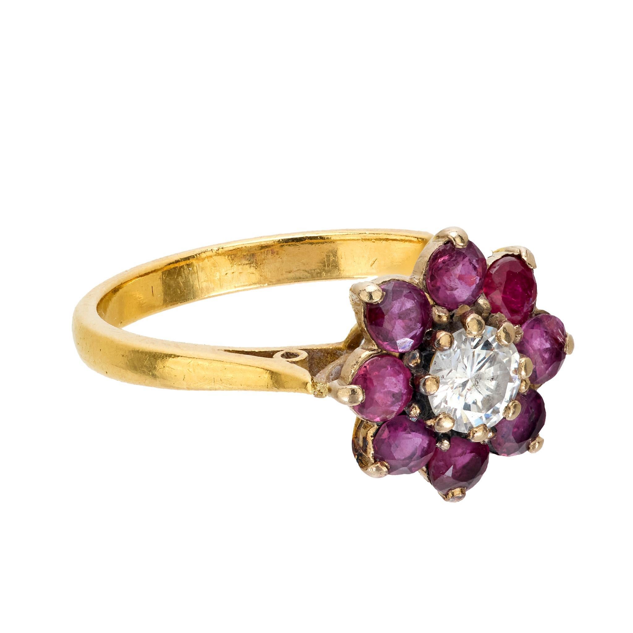 Modern Vintage diamond ruby 18k yellow gold flower ring For Sale