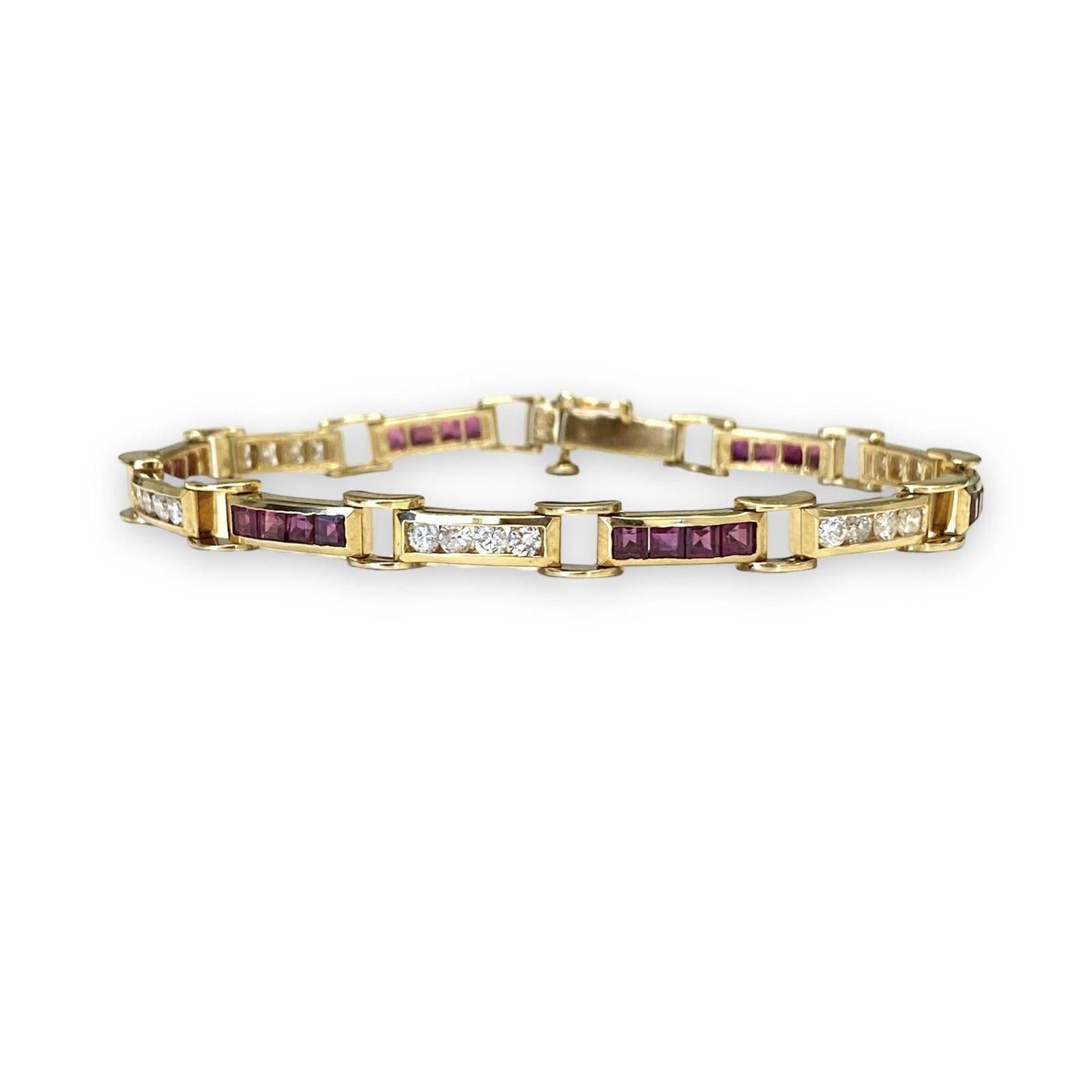 Bracelet vintage en or jaune 14K avec diamants et rubis Excellent état - En vente à Los Angeles, CA