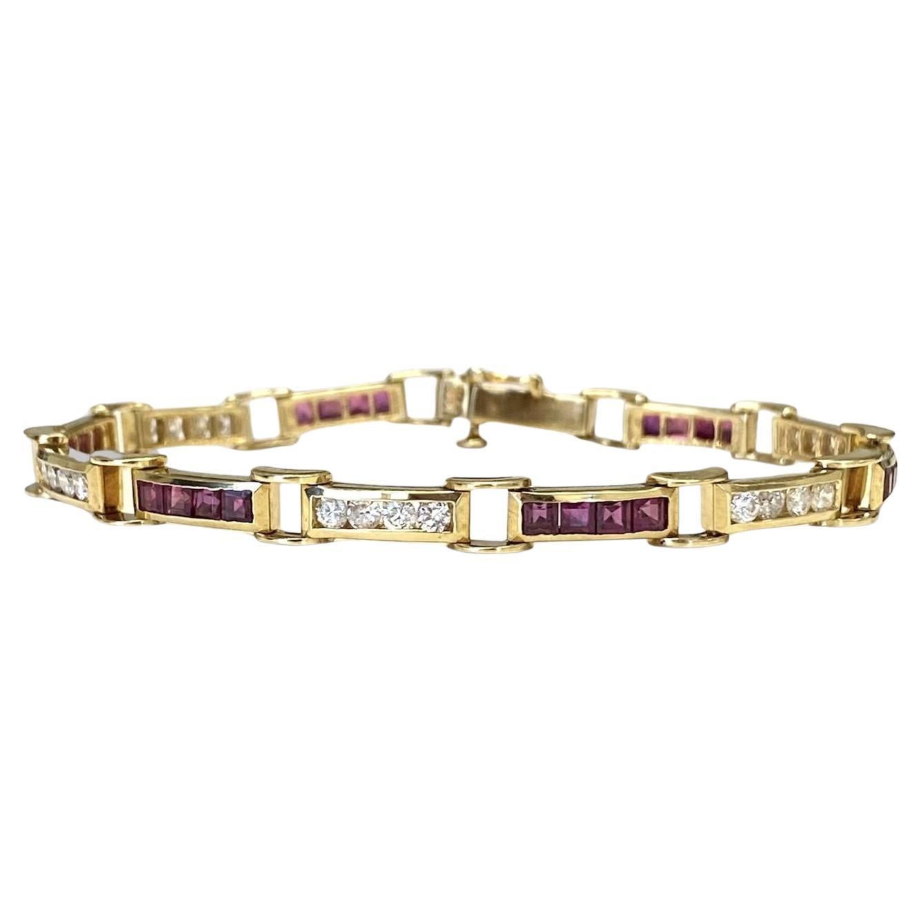 Bracelet vintage en or jaune 14K avec diamants et rubis en vente