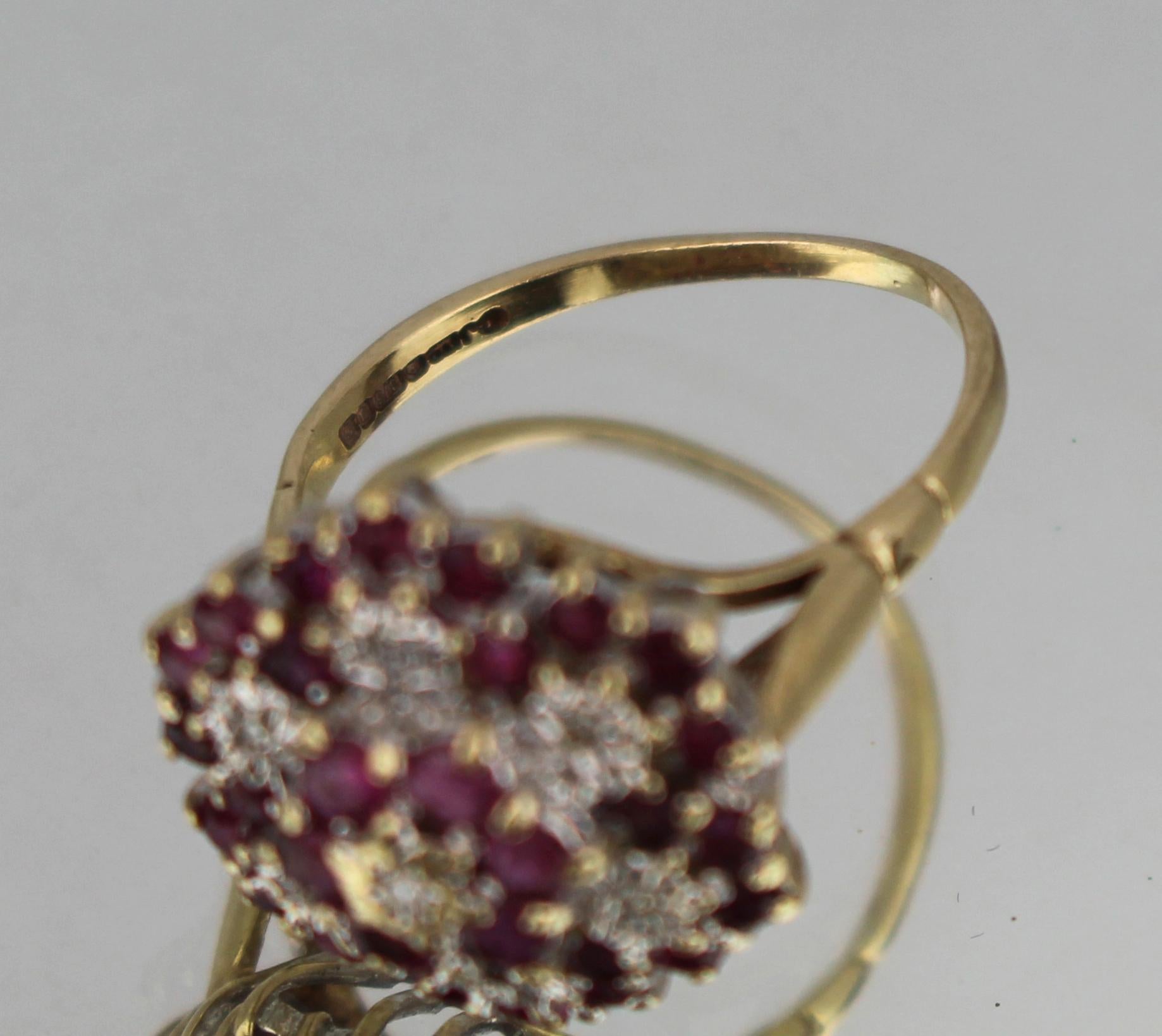 Vintage Diamond & Ruby Cluster Ring in 9ct Gold For Sale 1