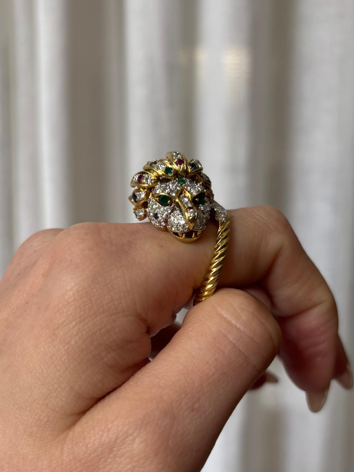 Vintage Diamond, Ruby, Emerald and Blue Sapphire Lion Ring In Excellent Condition For Sale In London, GB