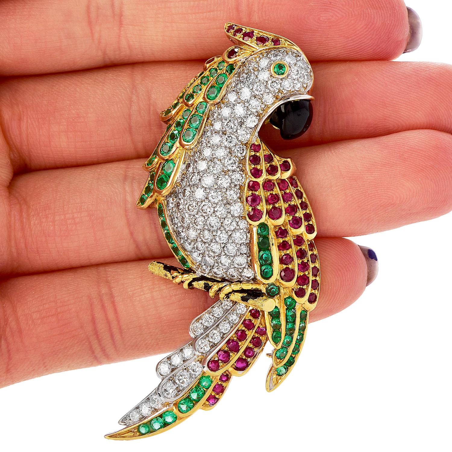 Vintage Diamond Ruby Emerald Onyx 18K Gold Parrot Pin Brooch In Excellent Condition For Sale In Miami, FL