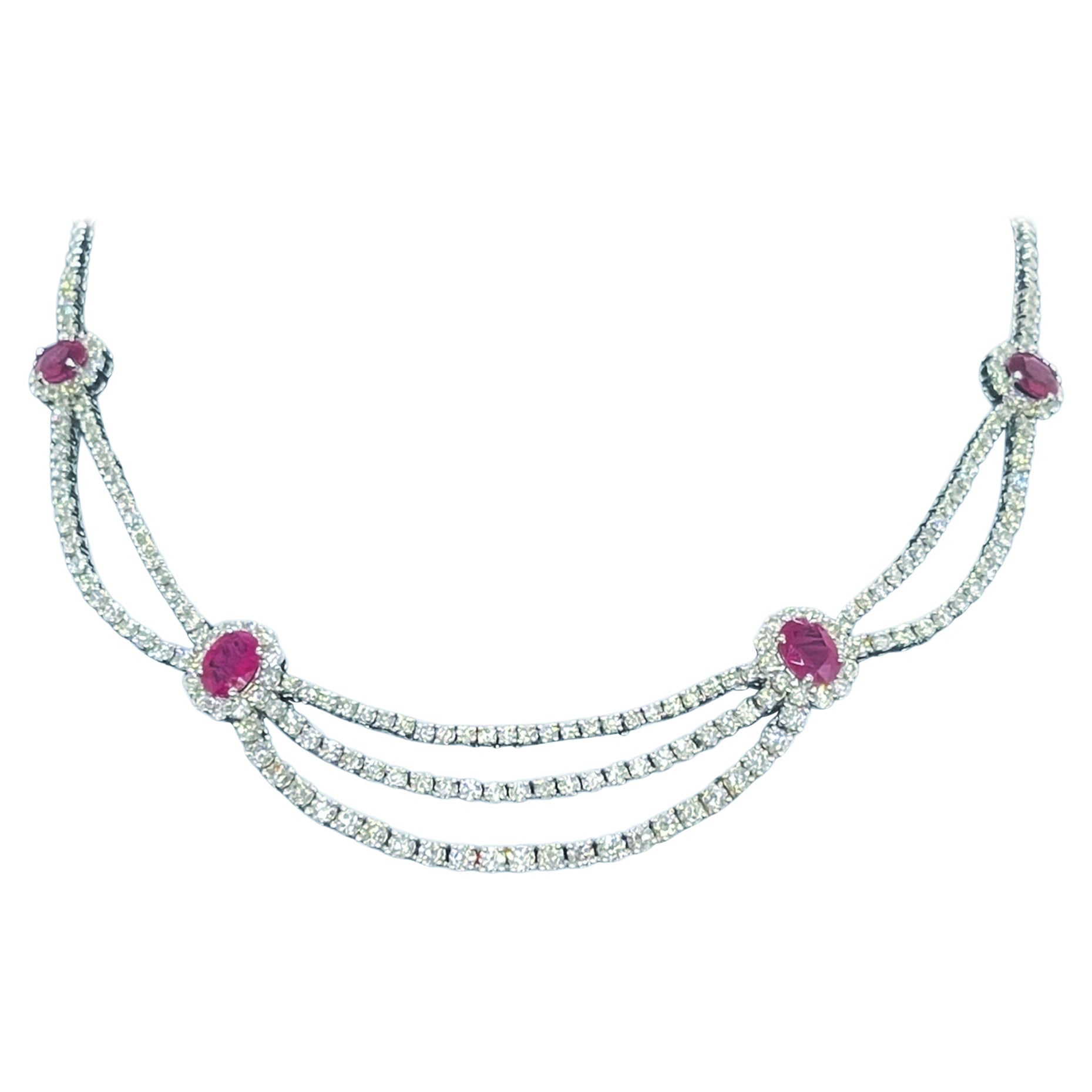 Diamant-Rubin-Halskette aus 18 Karat Weißgold