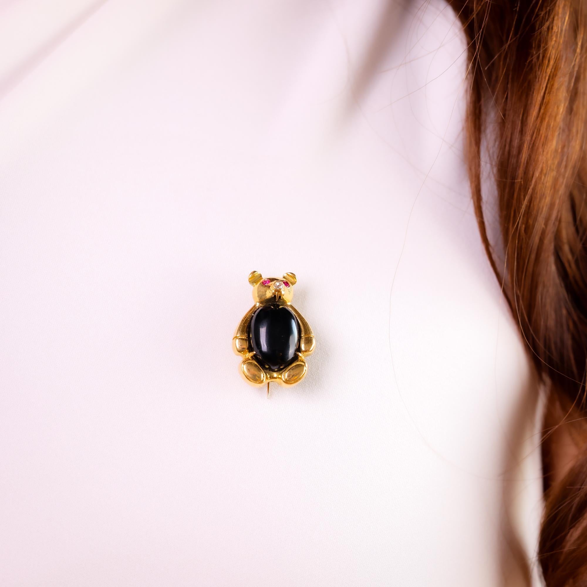 Modern Vintage diamond ruby onyx 18k yellow gold Teddy bear brooch For Sale