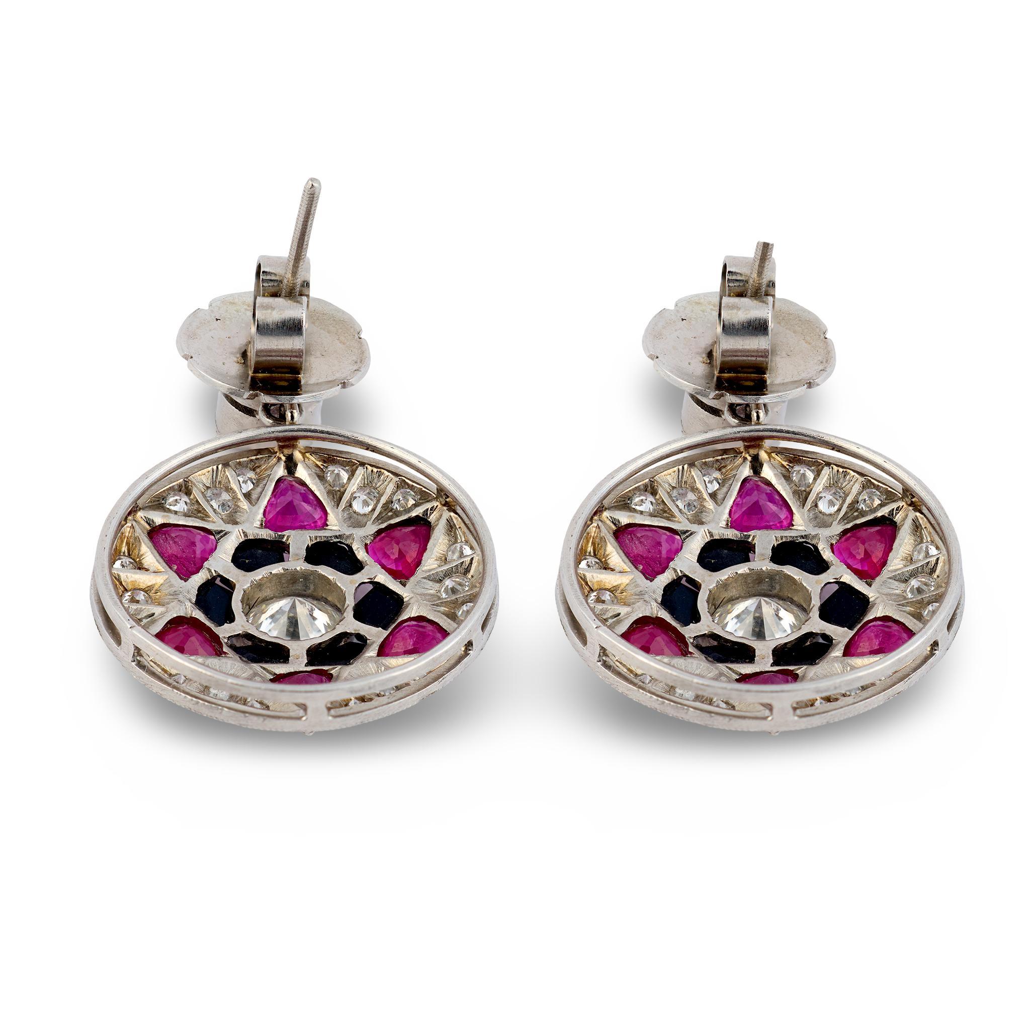 Vintage Diamant-Rubin-Onyx-Ohrringe aus Platin Damen im Angebot