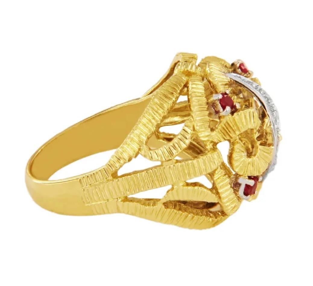 Vintage Diamond & Ruby Ring in 18k Two tone Gold. In New Condition For Sale In New York, NY