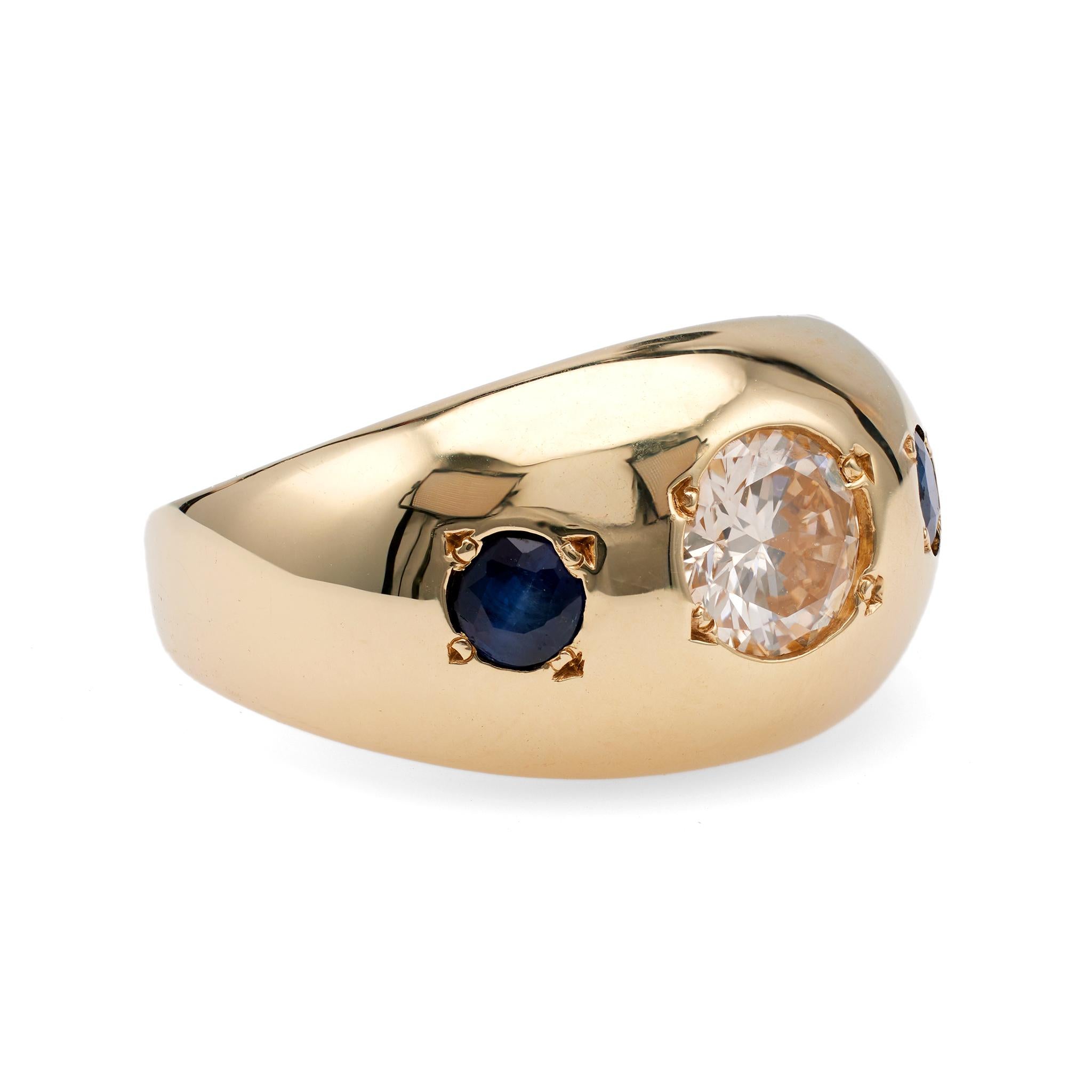 Vintage Diamond Sapphire 14k Yellow Gold Three Stone Ring In Good Condition For Sale In Beverly Hills, CA