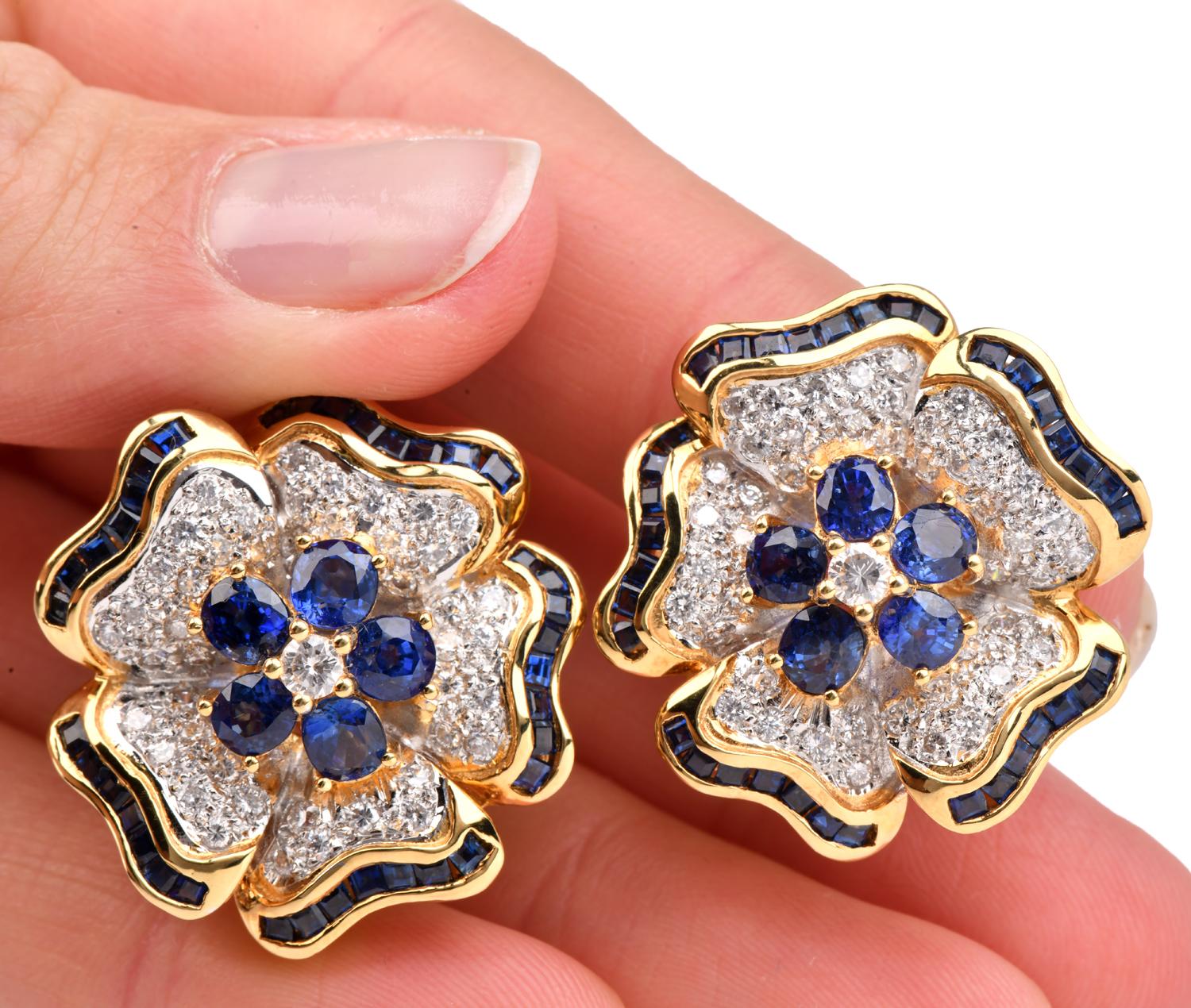 Vintage Diamond Sapphire 18K Gold Flower Motif Earrings In Excellent Condition For Sale In Miami, FL