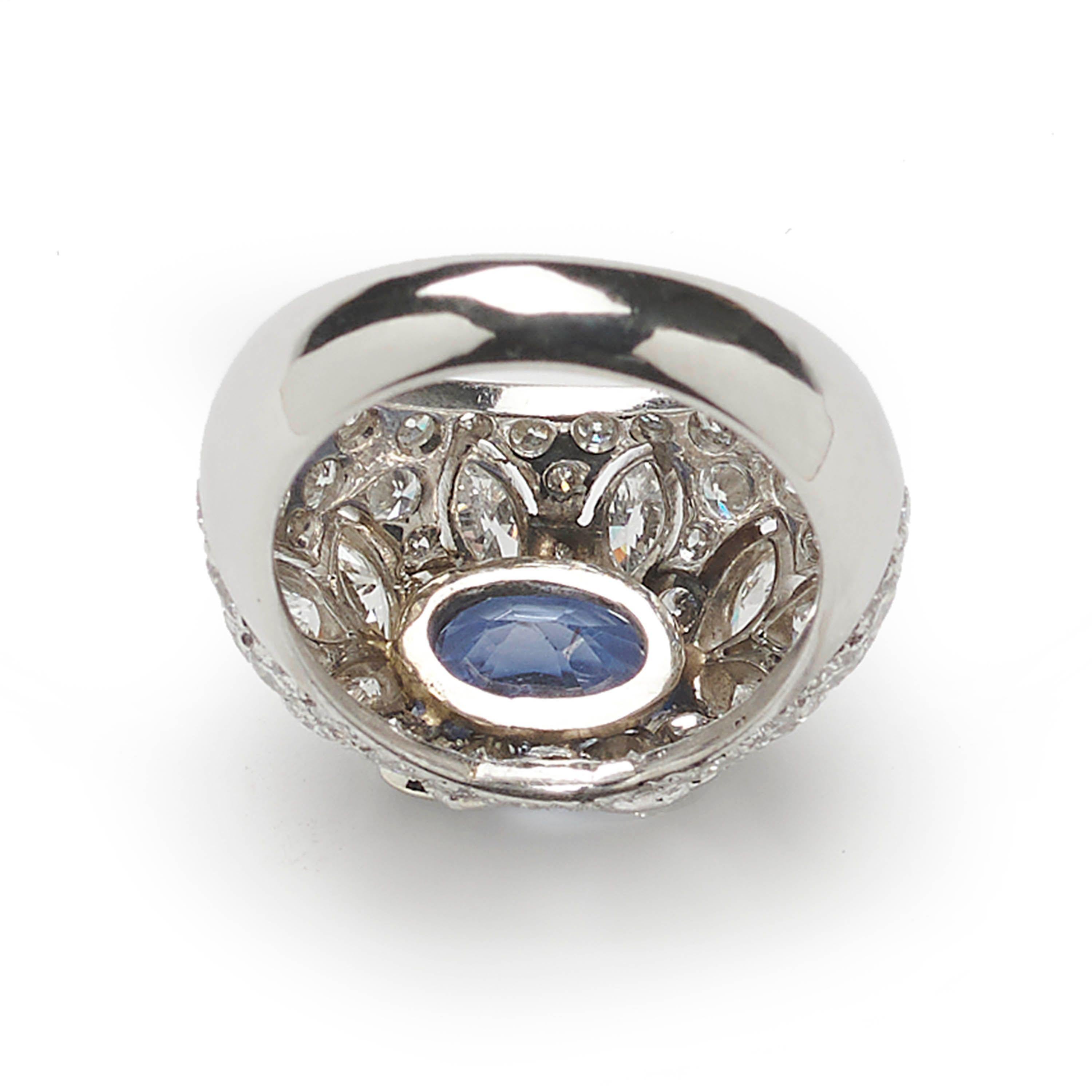 Vintage Diamond, Sapphire And Platinum Bombé Ring, Circa 1960 Damen im Angebot