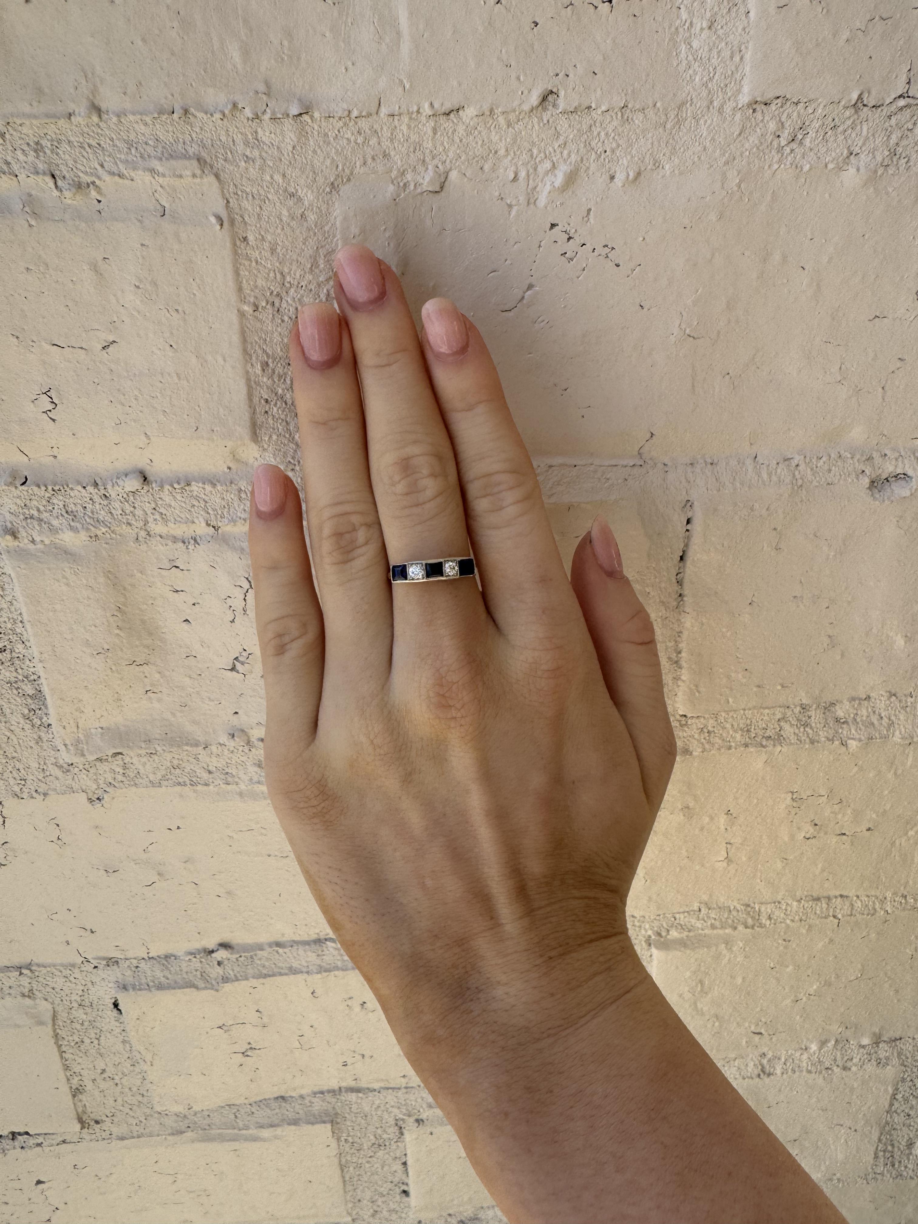 Art Deco Vintage Diamond & Sapphire Band Style Ring For Sale