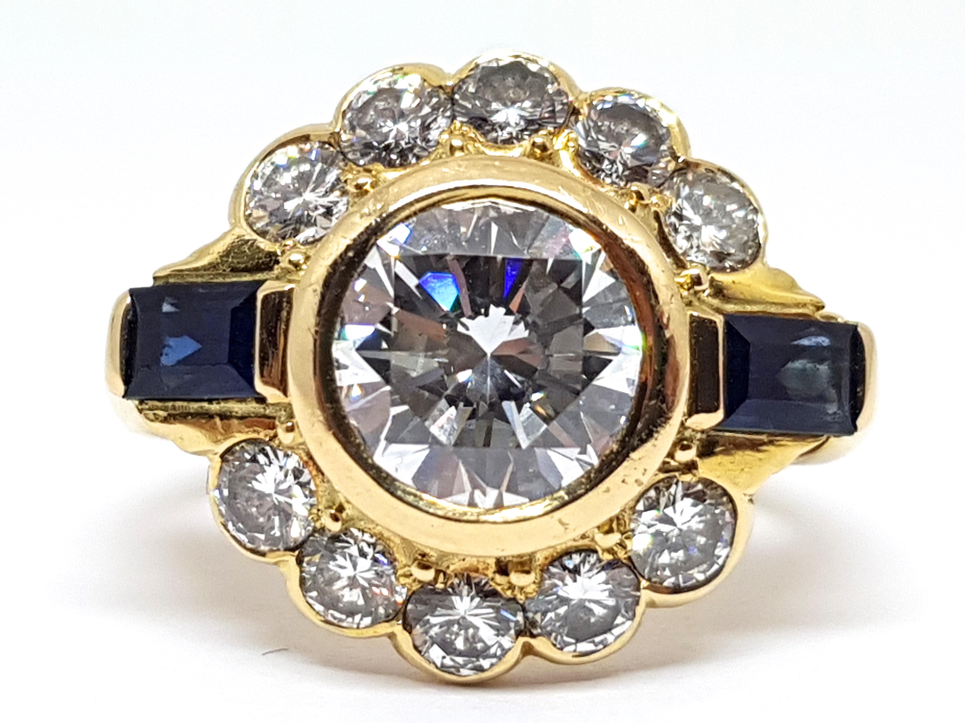 Vintage Diamond Sapphire Engagement Bridal Anniversary Wedding Yellow Gold Ring In New Condition In Antwerp, BE