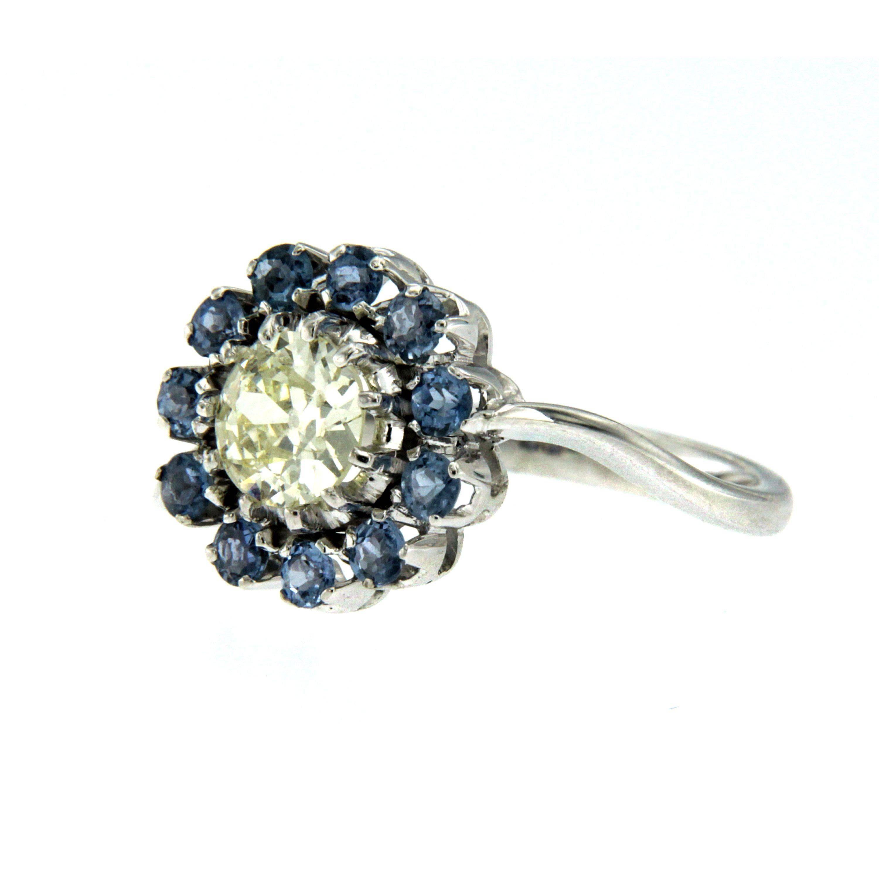 Vintage Diamond Sapphire Gold Cluster Ring In New Condition In Napoli, Italy