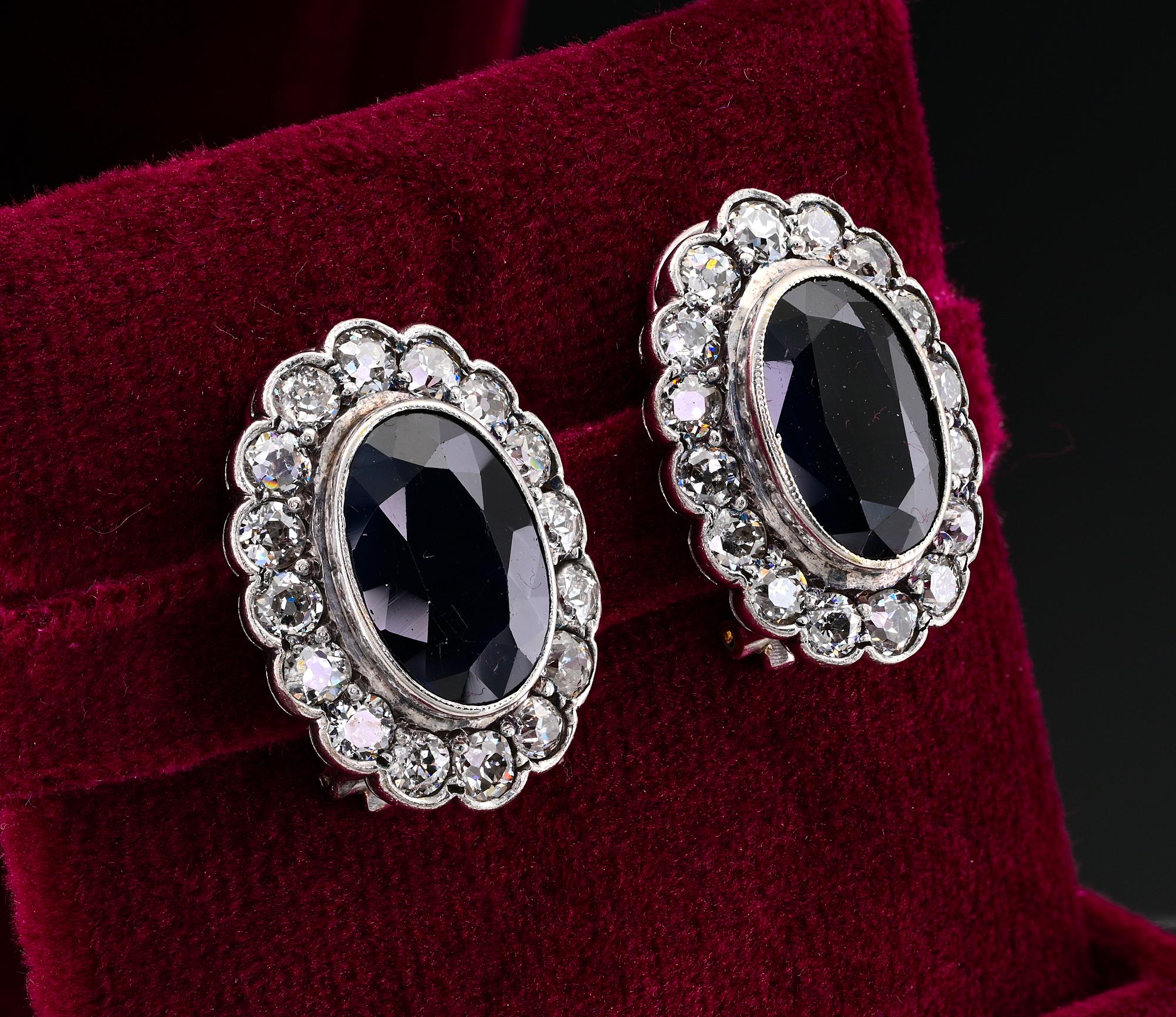 Vintage Diamond Sapphire Platinum18 KT Cluster Earrings In Good Condition For Sale In Napoli, IT