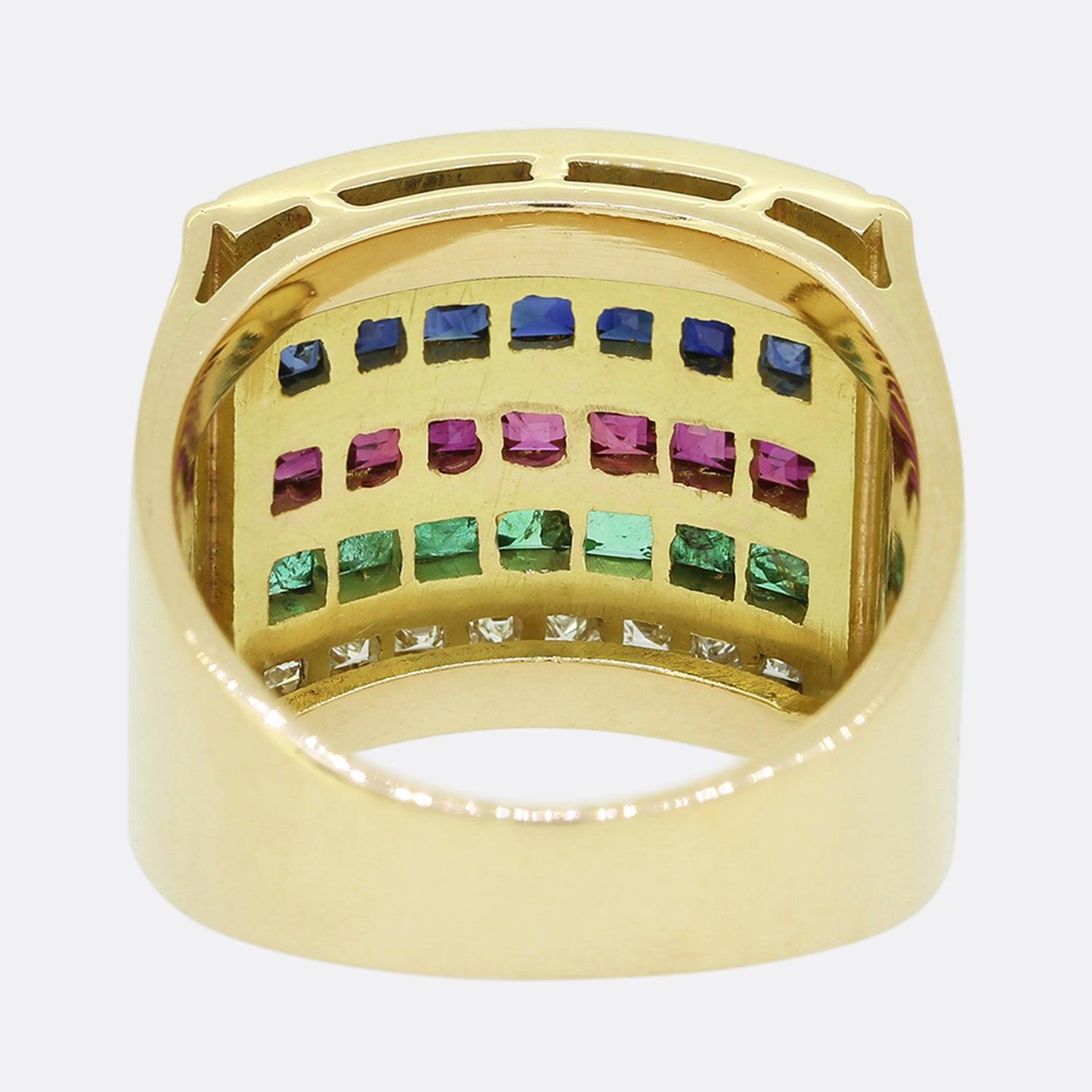 Ring mit Diamant, Saphir, Rubin und Smaragd im Vintage-Stil (Carréeschliff) im Angebot