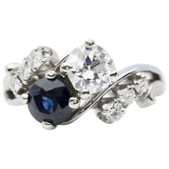 Anello a due pietre con diamanti e zaffiri vintage in oro bianco 18 carati