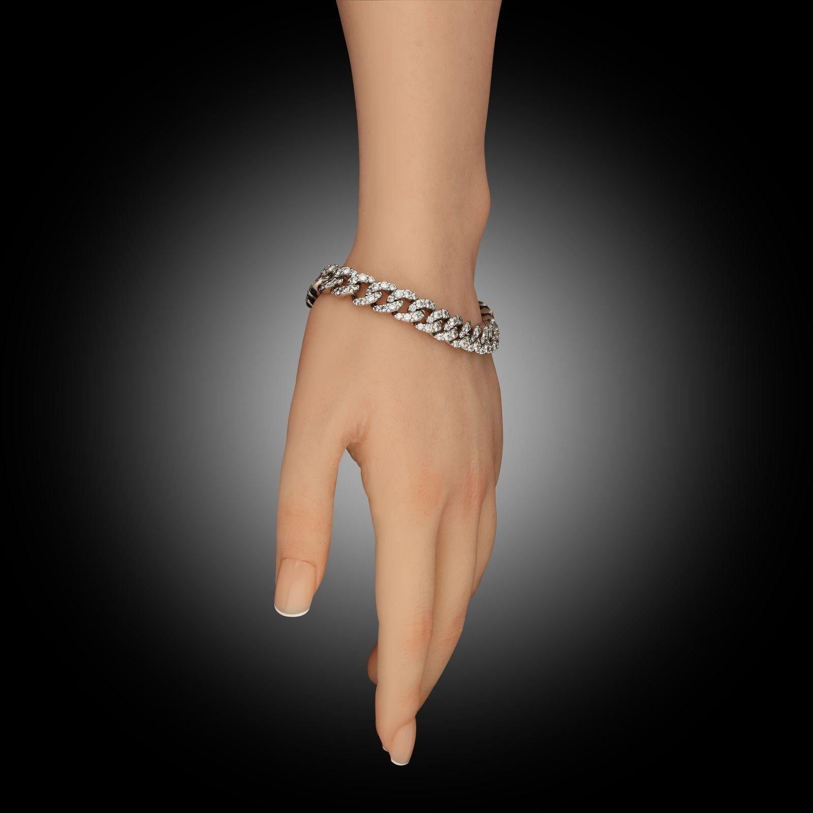 Bracelet vintage à maillons sertis de diamants, circa 1960 en vente 1