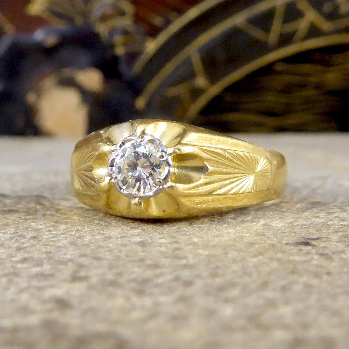 Vintage Diamond Set Gypsy Ring in 18ct Yellow Gold C1975 In Good Condition In Yorkshire, West Yorkshire